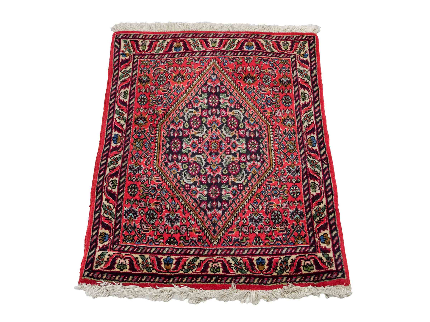 Sehr feiner, handgeknüpfter Bidjar Perserteppich aus Wolle von Khademi. Farben: rot, blau. Größe: 67 x 59 cm. Vertrieb durch JUPITER Intl.
