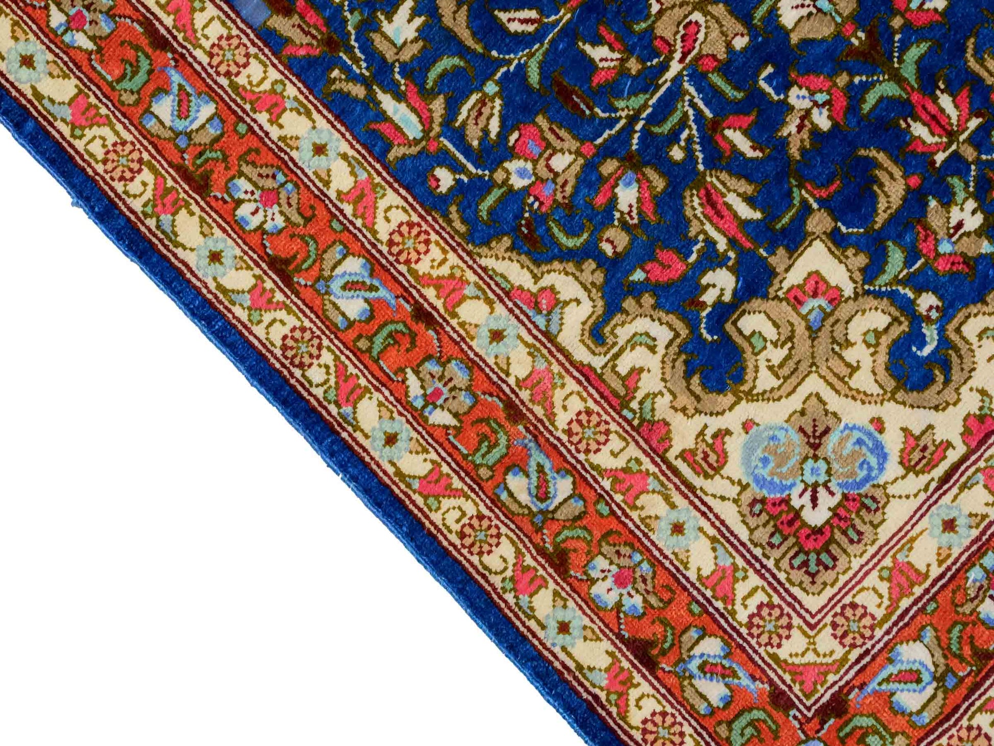 Sehr feiner, handgeknüpfter Ghom Perserteppich von Khademi aus Seide, blau, orange. 117x39 cm. Verkauf durch Jupiter Intl.