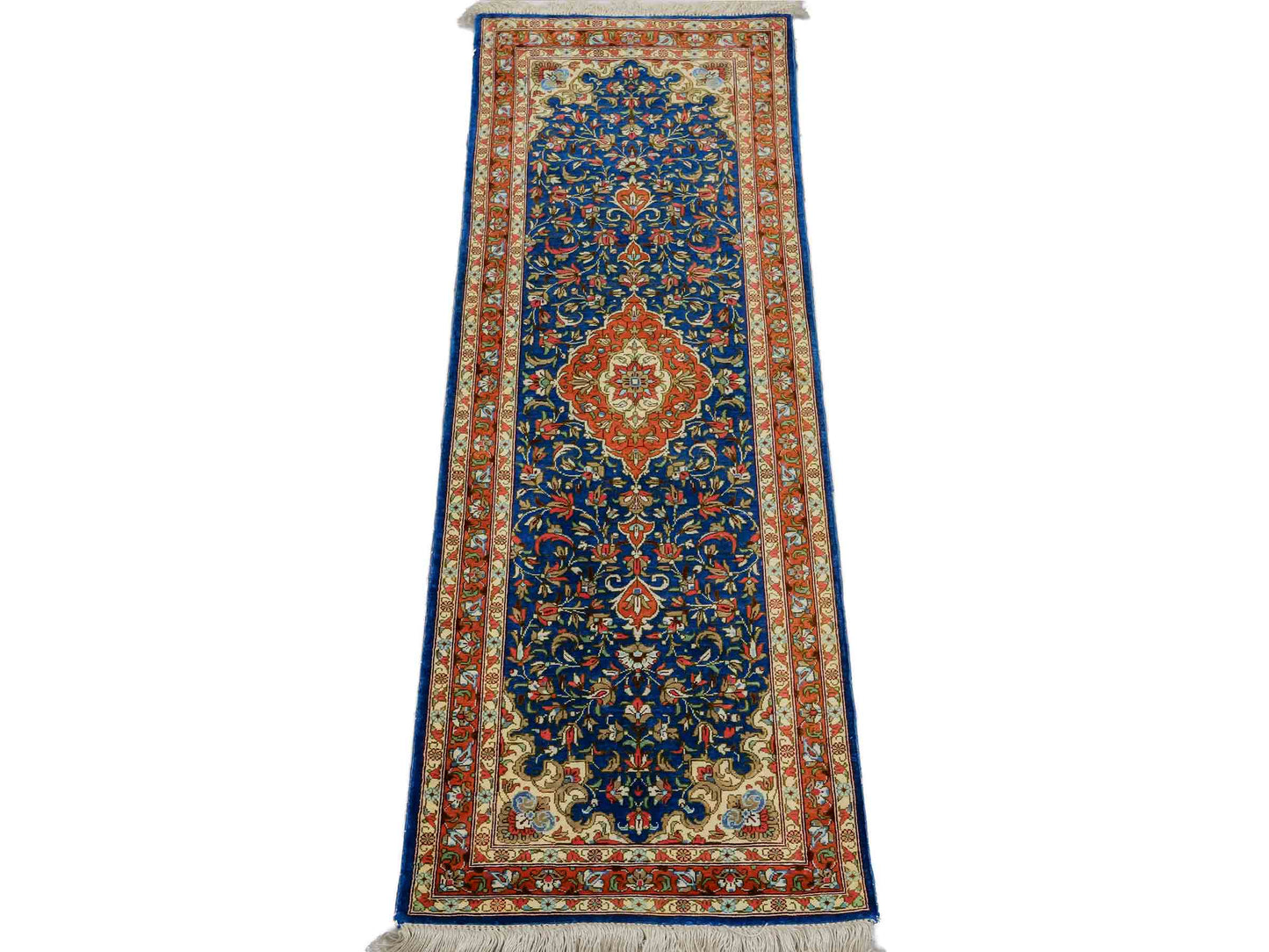 Sehr feiner, handgeknüpfter Ghom Perserteppich von Khademi aus Seide, blau, orange. 117x39 cm. Verkauf durch Jupiter Intl.