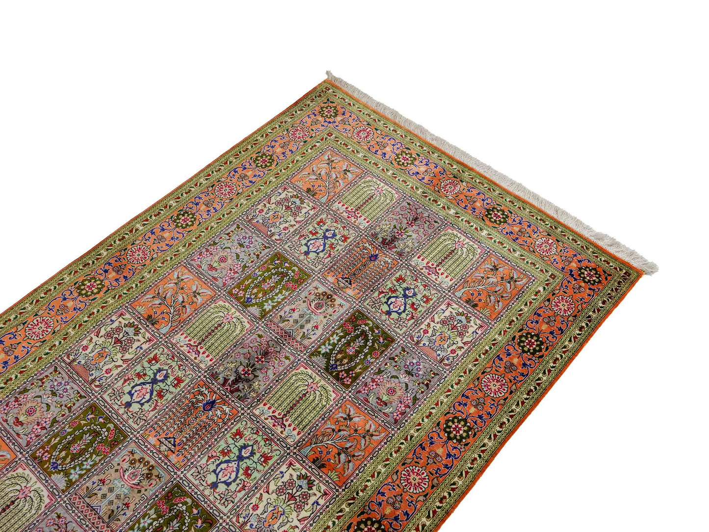Sehr feiner, handgeknüpfter, persischer Ghom Seidenteppich von Khademi aus reiner Seide. Größe 157 x 100 cm. Farbe: Braun, grün. Verkauf durch JUPITER Intl.