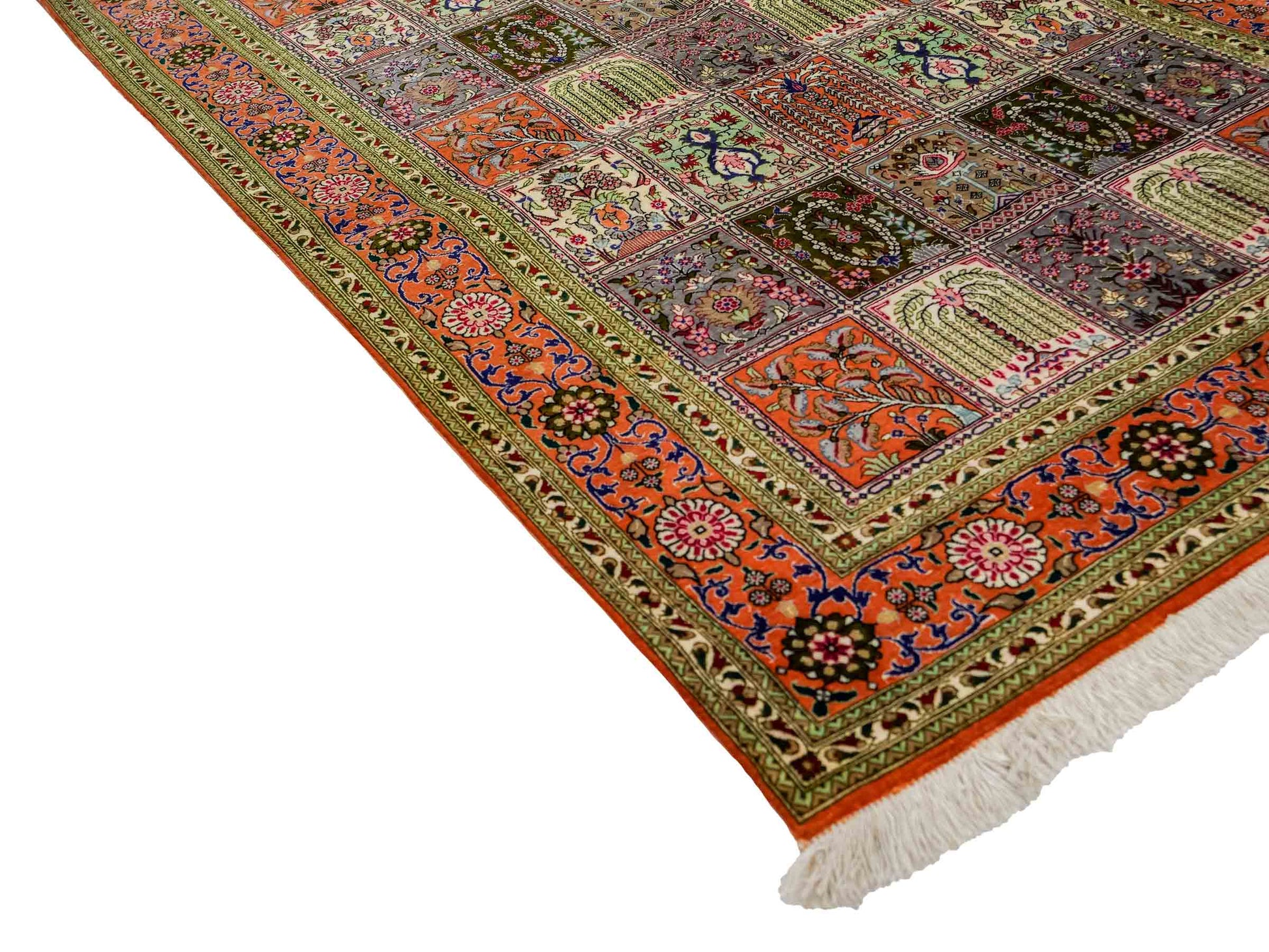 Sehr feiner, handgeknüpfter, persischer Ghom Seidenteppich von Khademi aus reiner Seide. Größe 157 x 100 cm. Farbe: Braun, grün. Verkauf durch JUPITER Intl.
