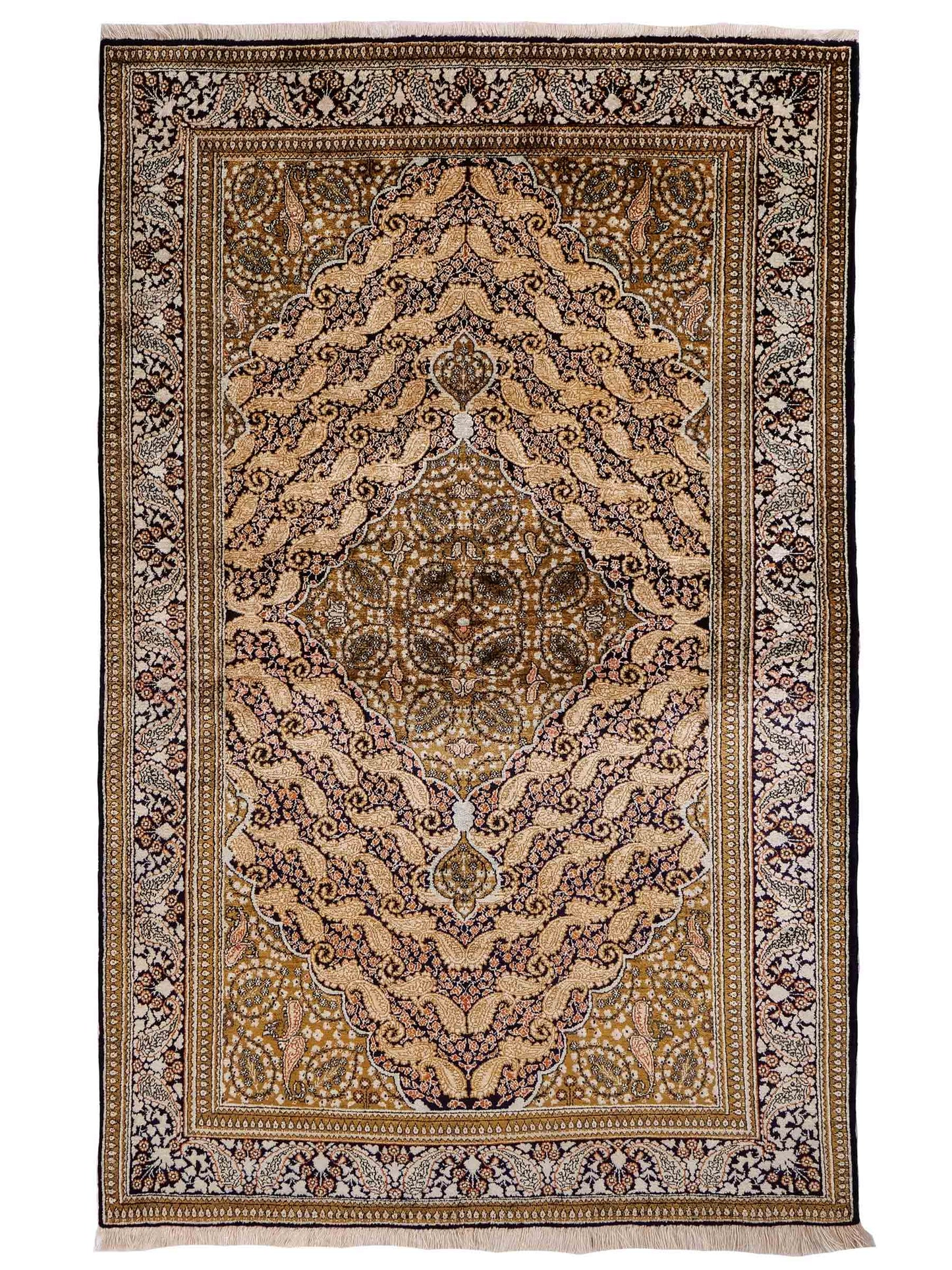 Sehr feiner, handgeknüpfter, persischer Ghom Perserteppich von Khademi aus reiner Seide. Größe 163 x 102 cm. Farbe: Gold, schwarz. Verkauf durch JUPITER Intl.