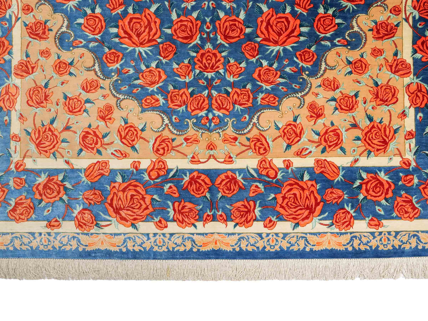 Sehr feiner, handgeknüpfter Khademi Ghom Seidenteppich, blau. 195x133 cm. Vertrieb durch Jupiter Intl.