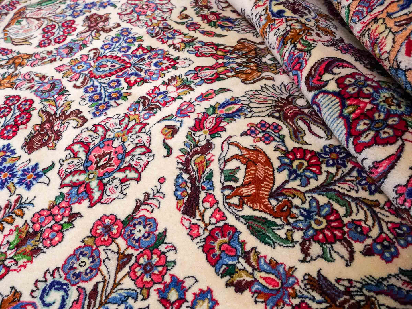 Feiner, handgeknüpfter Ilam Perserteppich aus Wolle von Khademi, creme, beige. 203x130 cm. Verkauf durch Jupiter Intl.