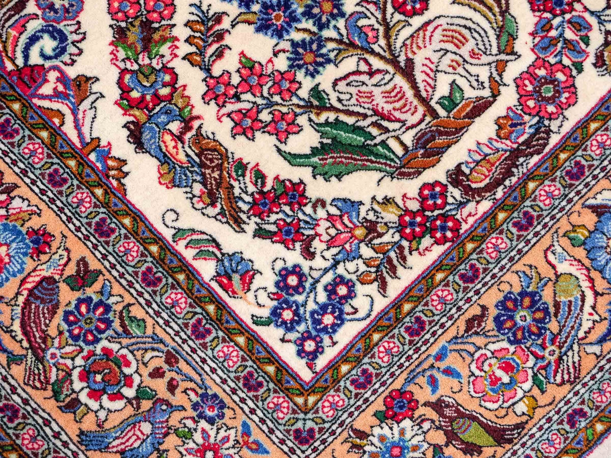 Feiner, handgeknüpfter Ilam Perserteppich aus Wolle von Khademi, creme, beige. 203x130 cm. Verkauf durch Jupiter Intl.