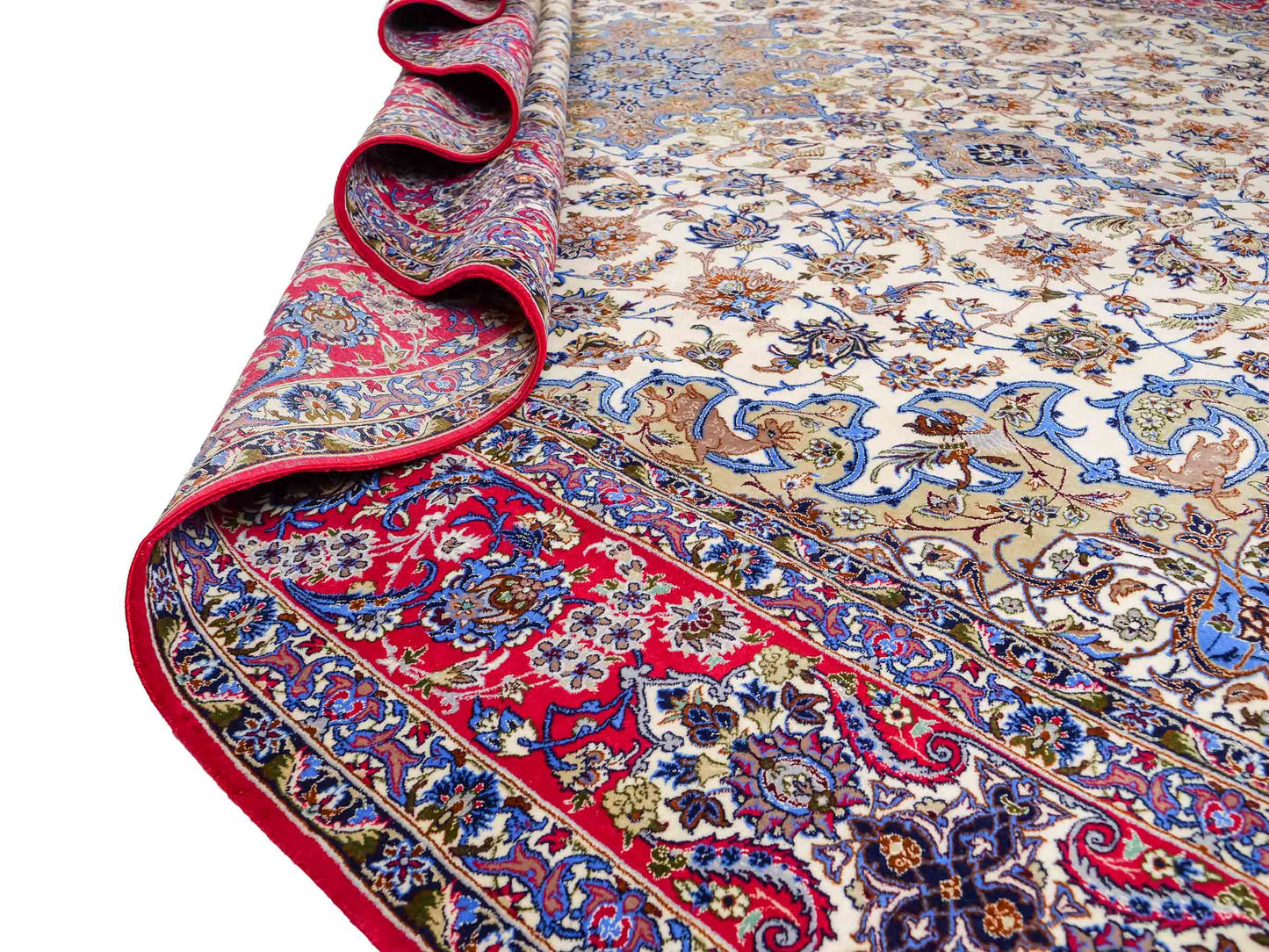 Sehr feiner, handgeknüpfter Isfahan Perserteppich aus Wolle und Seide mit Seidenkette von Khademi. Größe: 365 x 258 cm. Farbe: Weiß, creme, rot, blau. Verkauf durch JUPITER Intl.