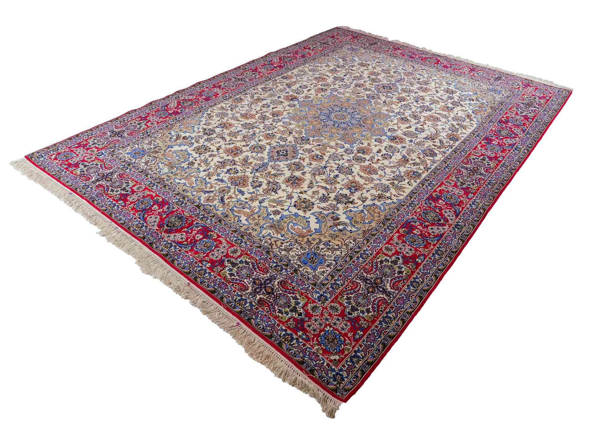 Sehr feiner, handgeknüpfter Isfahan Perserteppich aus Wolle und Seide mit Seidenkette von Khademi. Größe: 365 x 258 cm. Farbe: Weiß, creme, rot, blau. Verkauf durch JUPITER Intl.