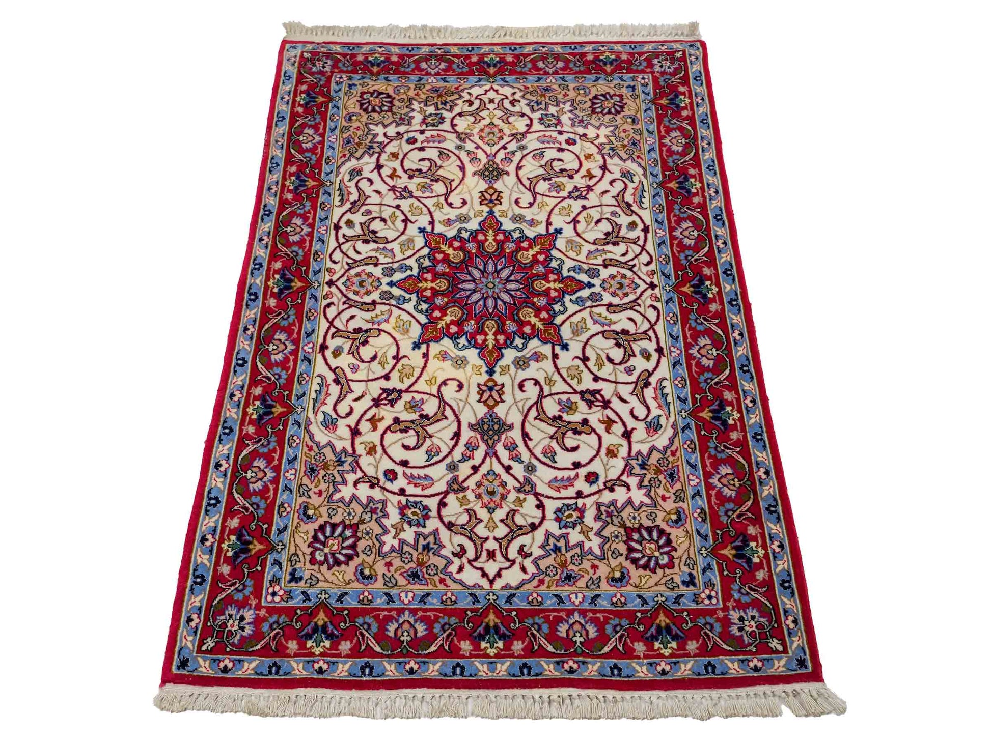 Sehr feiner, handgeknüpfter Isfahan Perserteppich aus Wolle mit Seide von Khademi. Farbe: Cremeweiß, rot. Größe: 100 x 65 cm. Vertrieb durch JUPITER Intl.