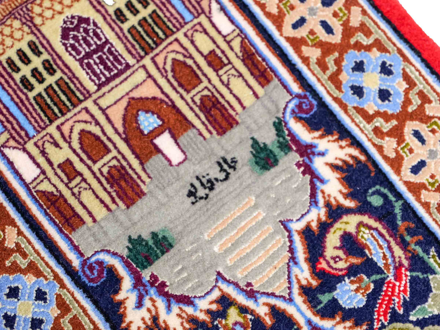Sehr feiner, handgeknüpfter Khademi Isfahan aus Wolle mit Seide, multicolor. 239x155 cm. Vertrieb durch Jupiter Intl.