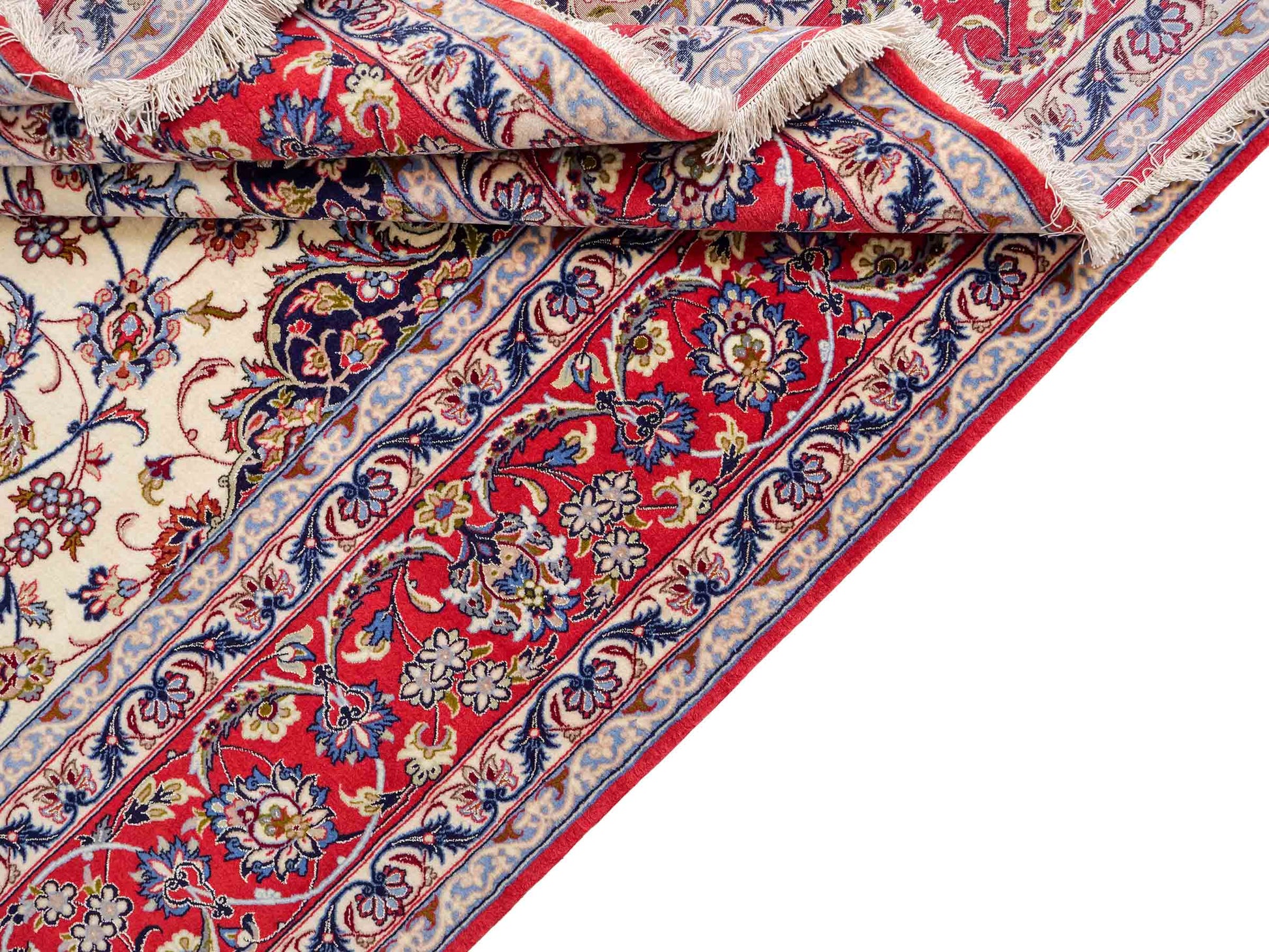 Sehr feiner, handgeknüpfter Isfahan Perserteppich aus Wolle mit Seide von Khademi. Farbe: Cremeweiß, rot, blau. Größe: 312 x 207 cm. Vertrieb durch JUPITER Intl.
