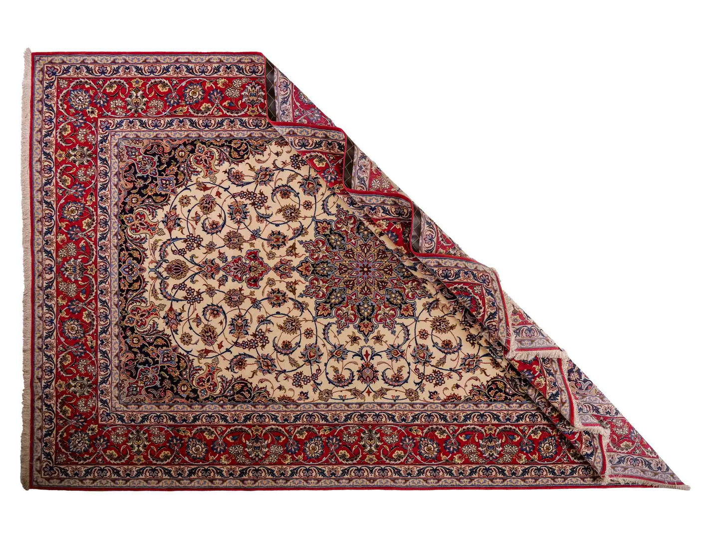 Sehr feiner, handgeknüpfter Isfahan Perserteppich aus Wolle mit Seide von Khademi. Farbe: Cremeweiß, rot, blau. Größe: 312 x 207 cm. Vertrieb durch JUPITER Intl.