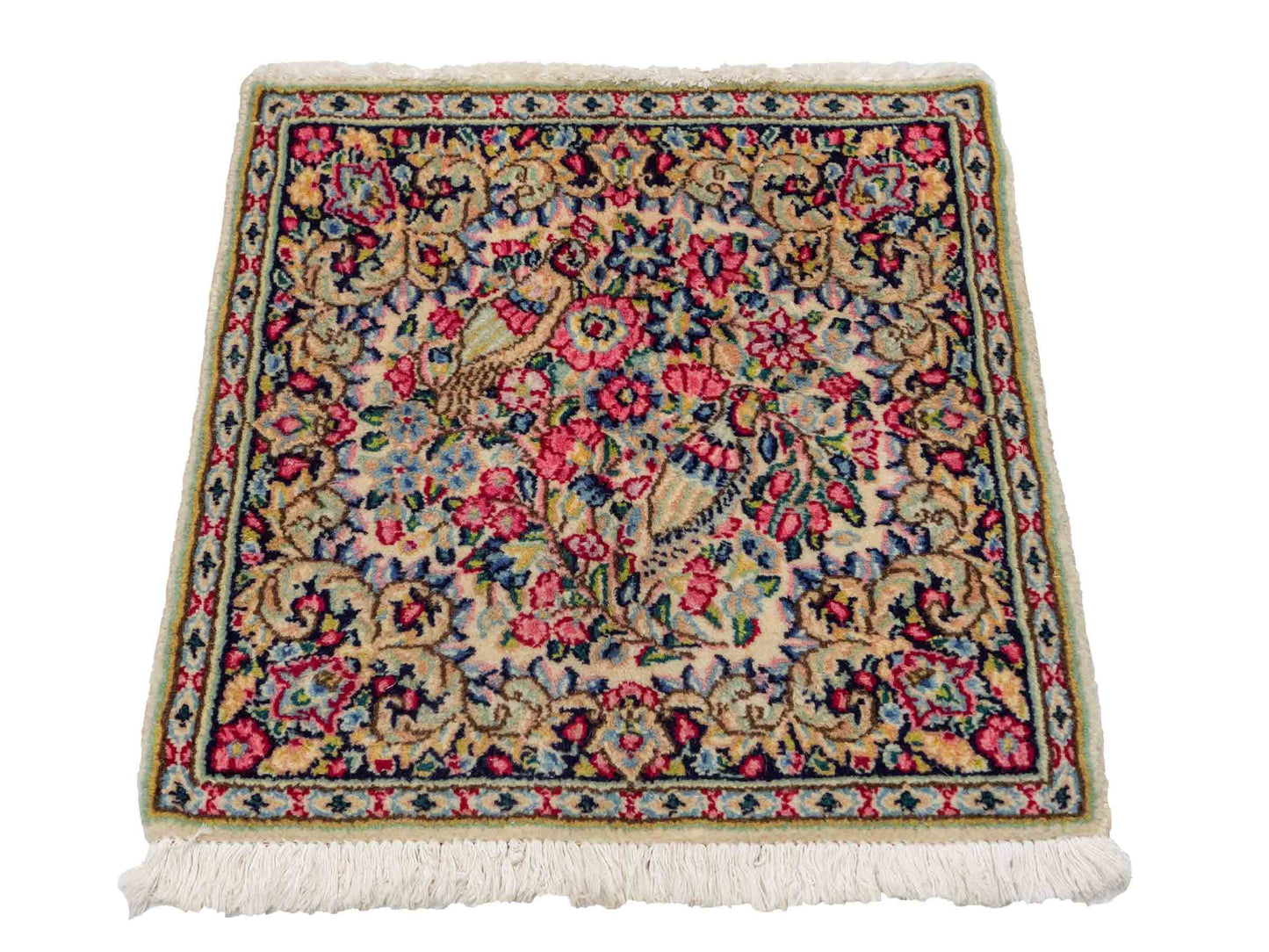 Feiner, handgeknüpfter Kerman Perserteppich aus Wolle von Khademi, creme, beige. 0,54 x 0,53 m. Vertrieb durch JUPITER Intl.