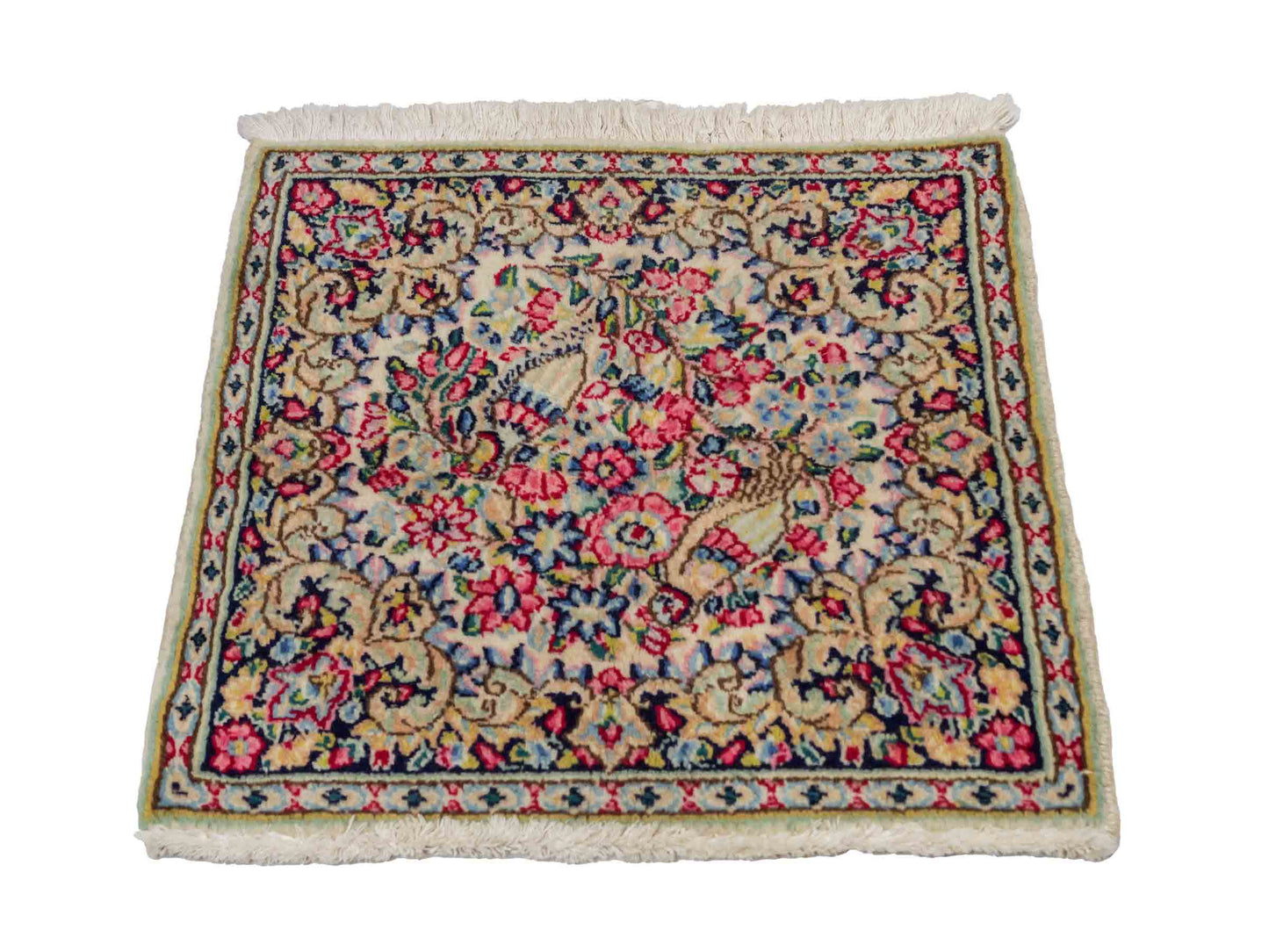 Feiner, handgeknüpfter Kerman Perserteppich aus Wolle von Khademi, creme, beige. 0,54 x 0,53 m. Vertrieb durch JUPITER Intl.