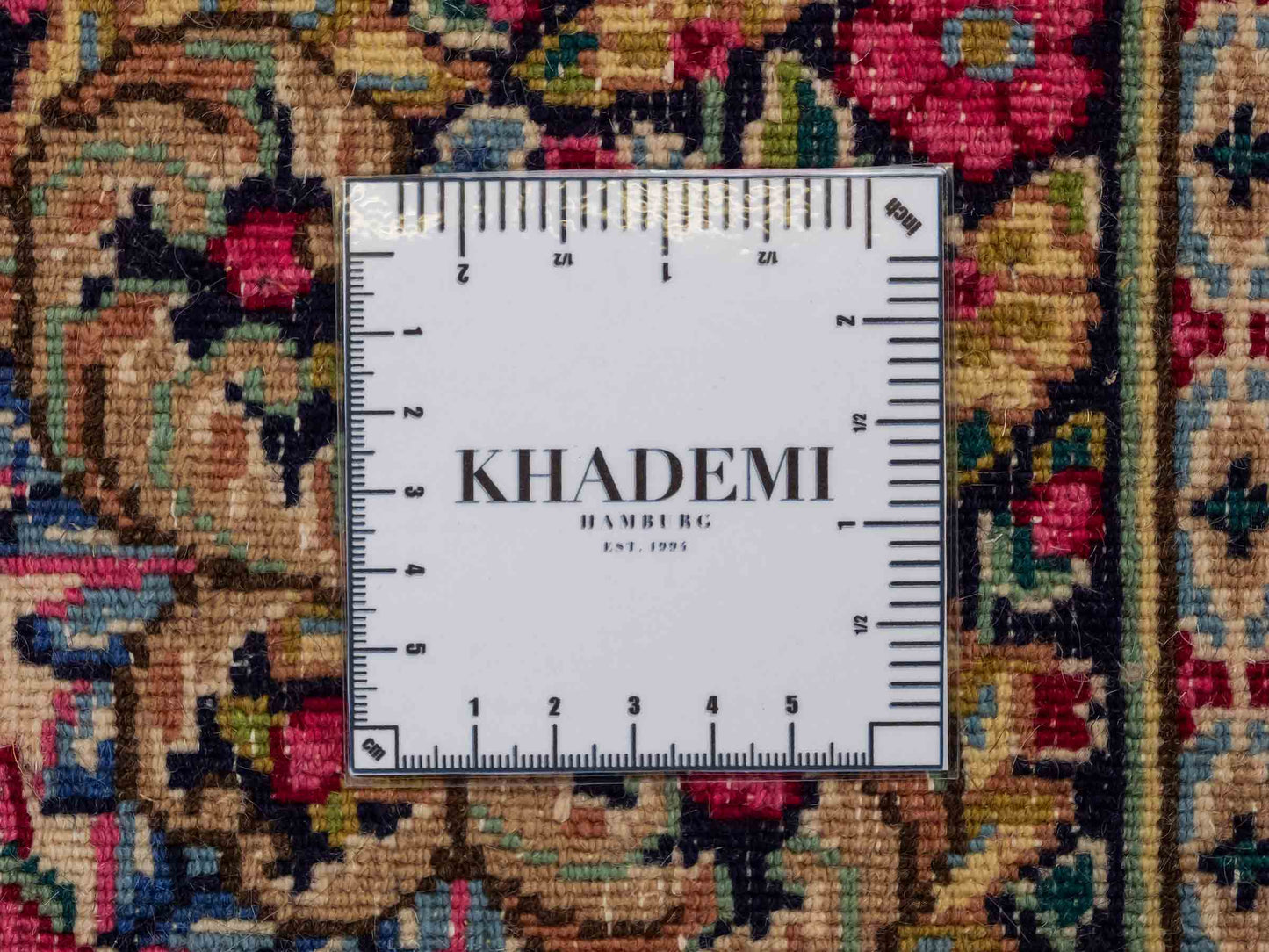 Feiner, handgeknüpfter Kerman Perserteppich aus Wolle von Khademi, creme, beige. 0,71 x 0,54 m. Vertrieb durch JUPITER Intl.