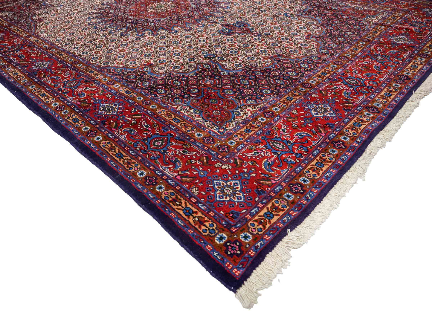 Feiner, hangeknüpfter Moud Perserteppich aus Wolle von Khademi. Größe: 284 x 198 cm. Farbe: Rot, blau, creme. Verkauf durch JUPITER Intl.