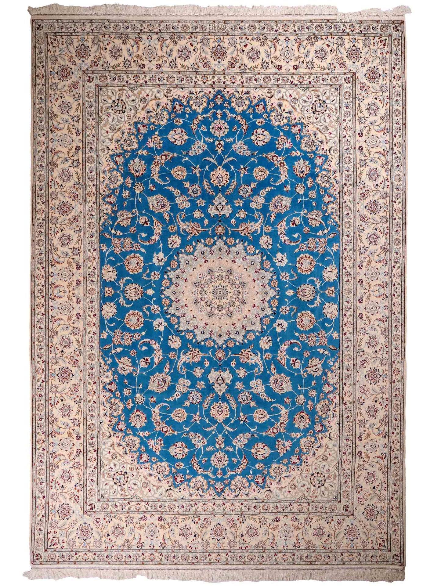 Sehr feiner, handgeknüpfter Nain 6La Perserteppich aus Wolle mit Seide von Khademi. Größe: 304 x 206 cm. Farbe: Weiß, creme, blau. Verkauf durch JUPITER Intl.