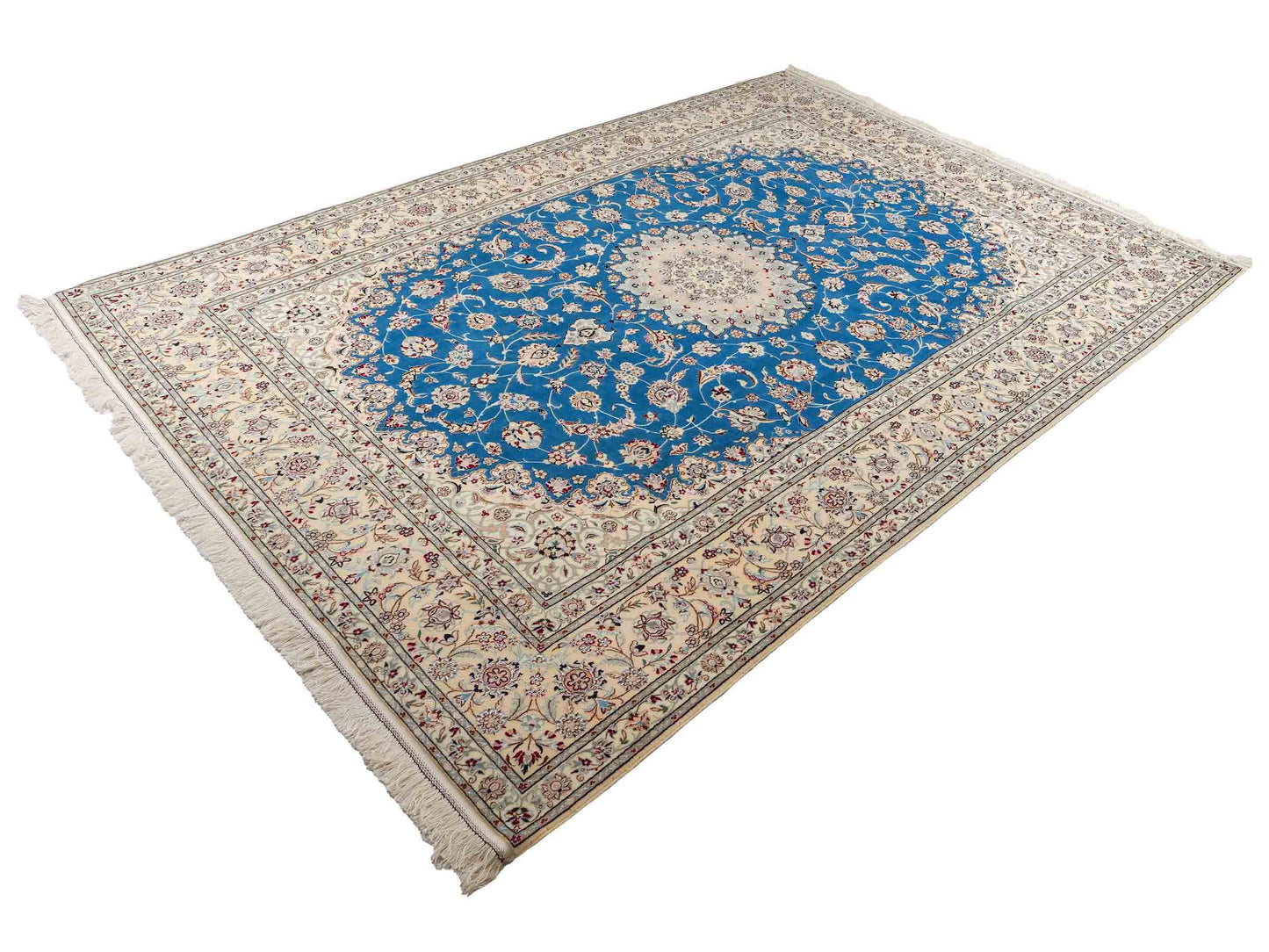 Sehr feiner, handgeknüpfter Nain 6La Perserteppich aus Wolle mit Seide von Khademi. Größe: 304 x 206 cm. Farbe: Weiß, creme, blau. Verkauf durch JUPITER Intl.