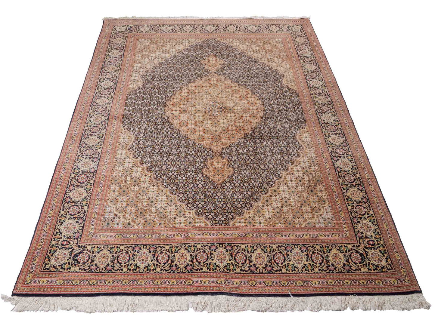Sehr feiner, handgeknüpfter Täbriz Mahi Perserteppich aus Wolle und Seide mit Medaillon von Khademi. Größe: 220 x 157 cm. Farbe: Blau, braun. RB3-49. Verkauf durch JUPITER Intl.