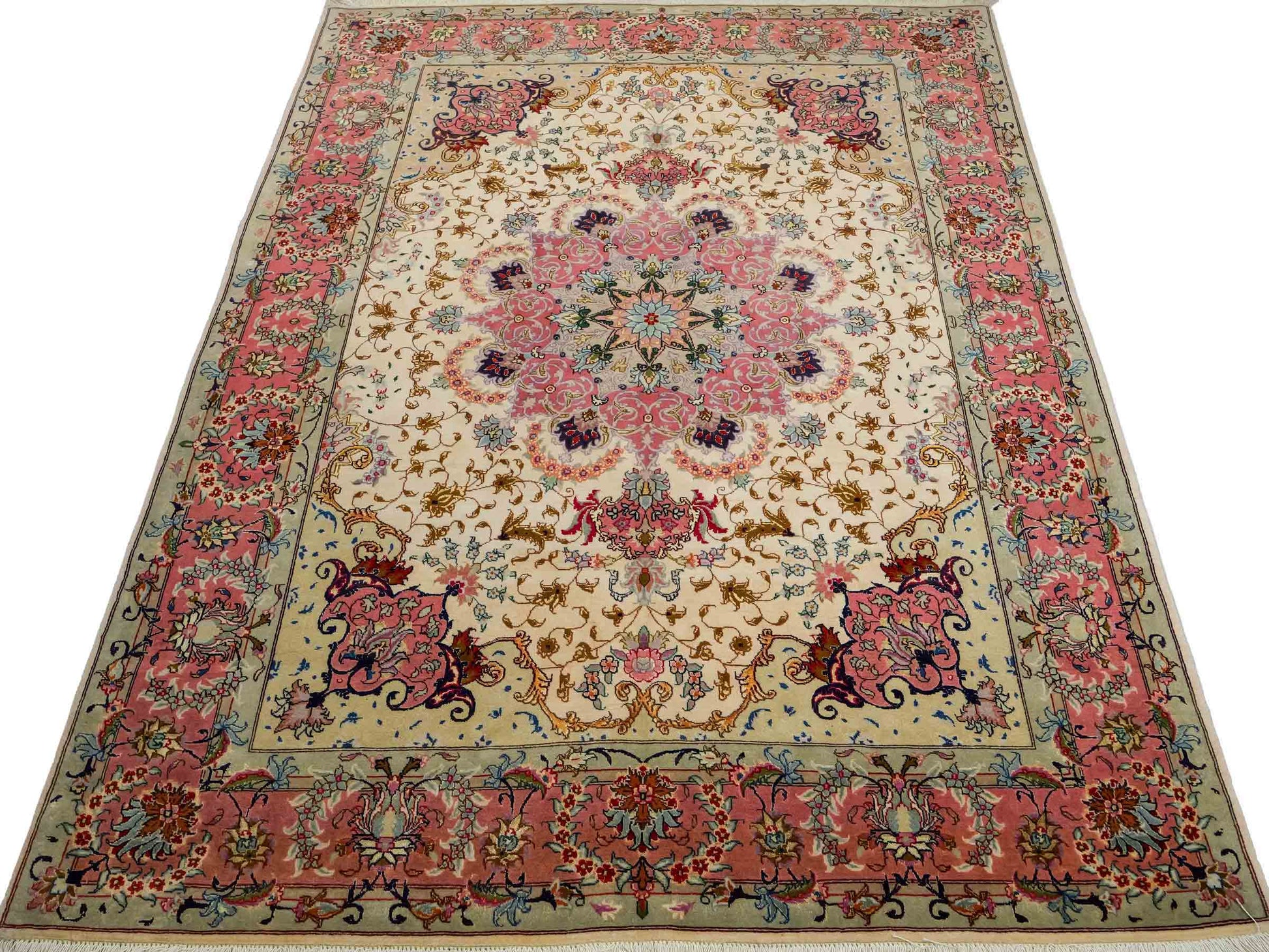 Sehr feiner, handgeknüpfter Khademi Täbriz Perserteppich aus Wolle mit Seide, creme, pink. 202x151 cm. Verkauf durch Jupiter Intl.