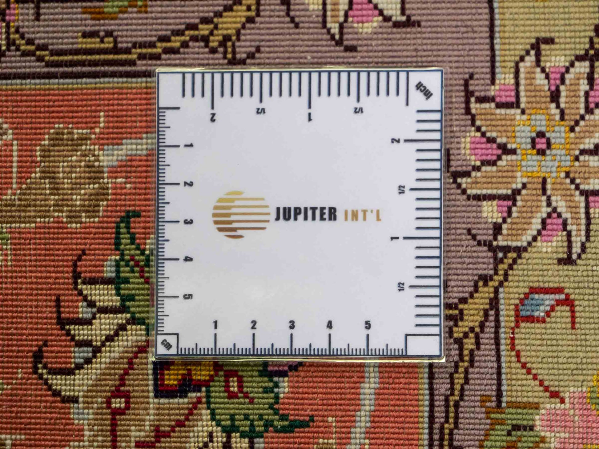 Sehr feiner, handgeknüpfter Khademi Täbriz Perserteppich aus Wolle mit Seide, creme, orange. 298x202 cm. Verkauf durch Jupiter Intl.