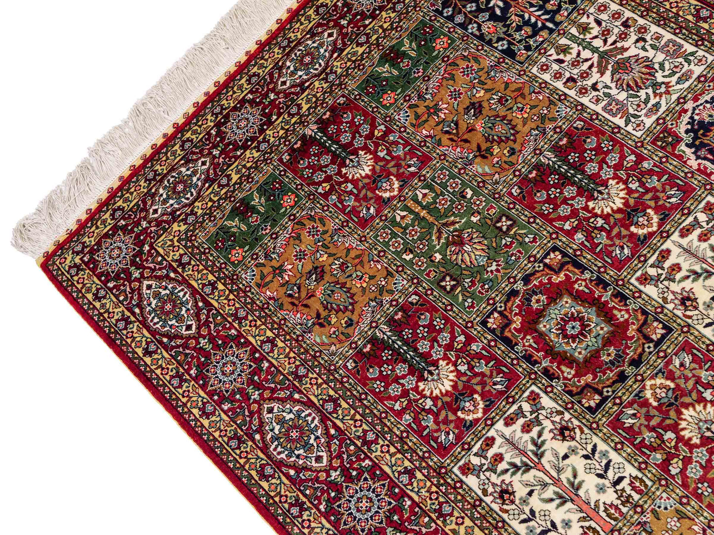 Sehr feiner, handgeknpüfter Khademi Ghom Orientteppich aus Seide, rot. 155x92 cm. Vertrieb druch Jupiter Intl.