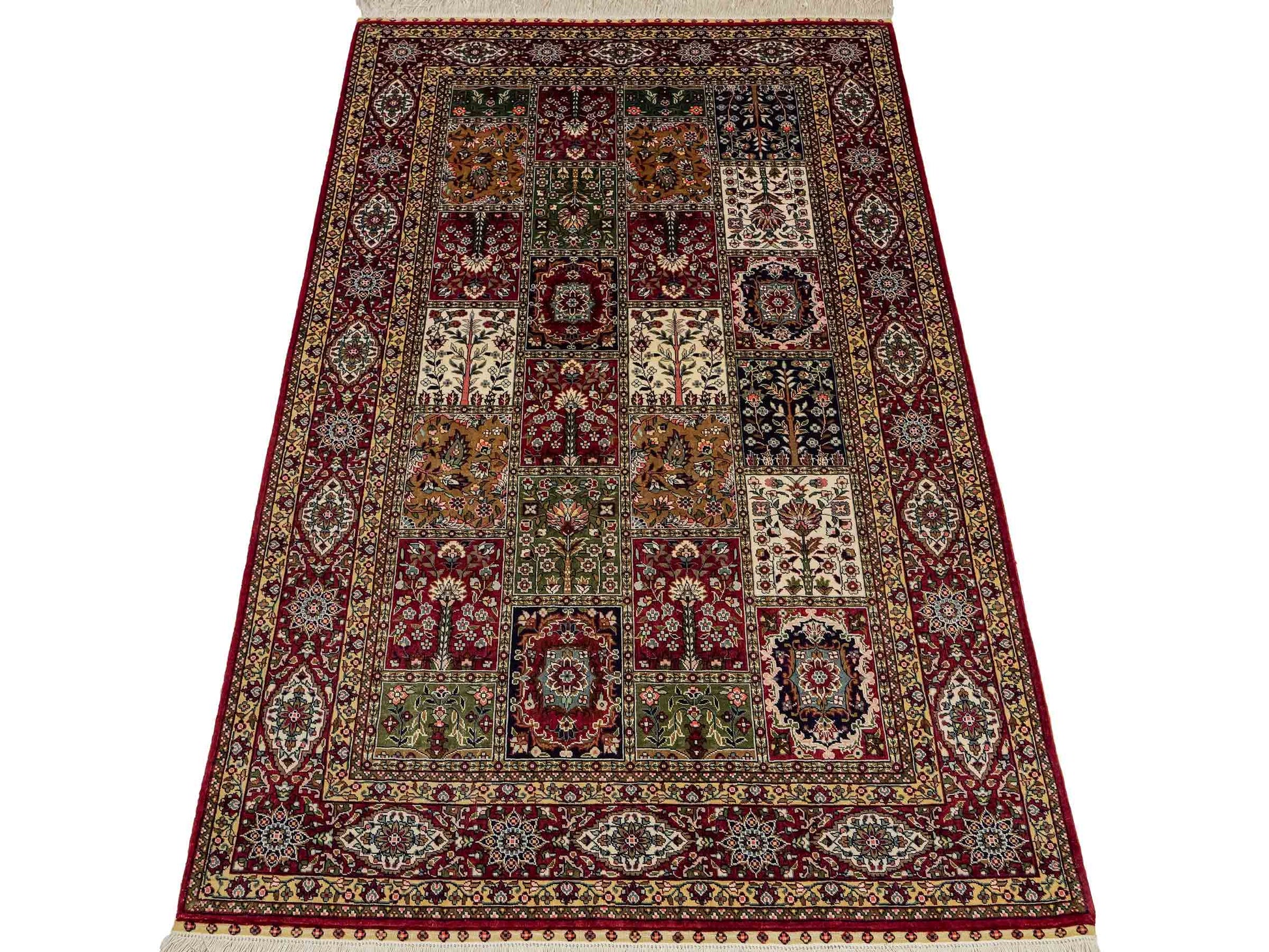 Sehr feiner, handgeknpüfter Khademi Ghom Orientteppich aus Seide, rot. 155x92 cm. Vertrieb druch Jupiter Intl.
