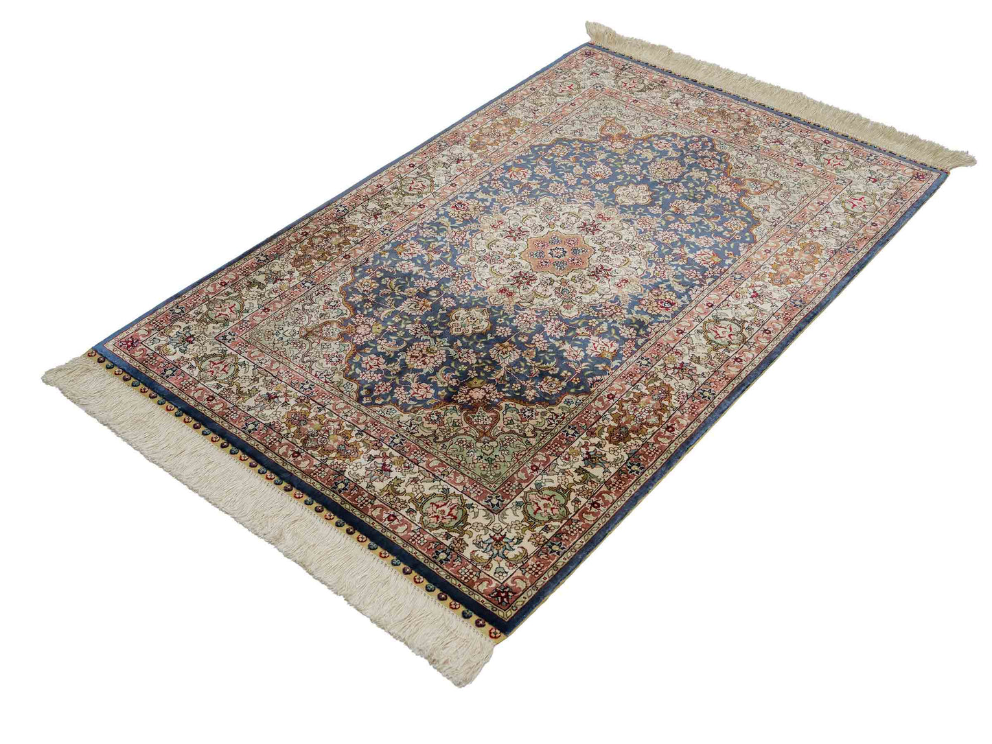 Sehr feiner, handgeknüpfter Khademi Orientteppich mit Ghom Design aus reiner Seide, blau, creme. 123x78 cm. Vertrieb durch Jupiter Intl.