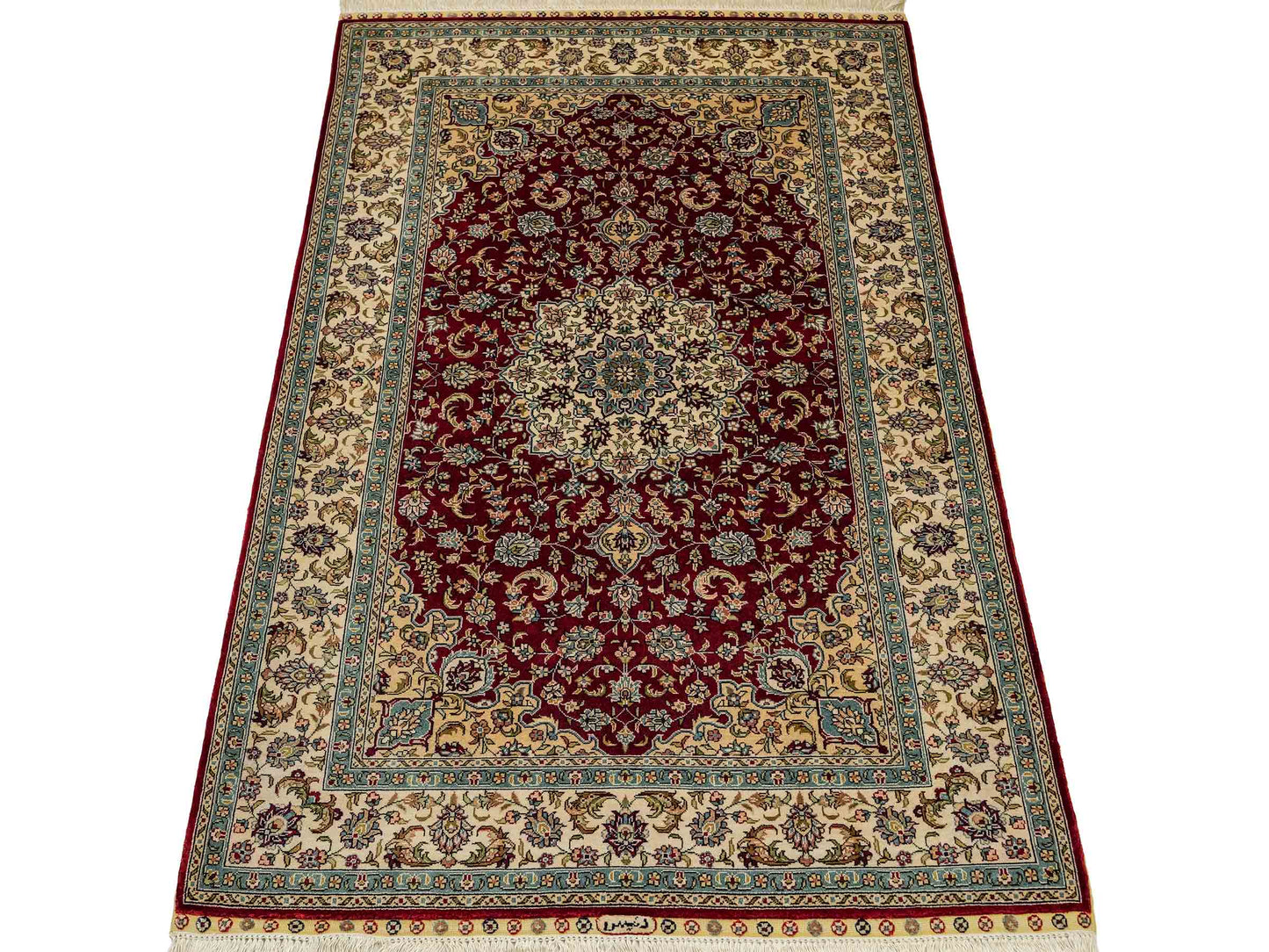 Sehr feiner, handgeknüpfter Khademi Orientteppich mit Ghom Design aus reiner Seide, rot, creme. 124x78 cm. Vertrieb durch Jupiter Intl.
