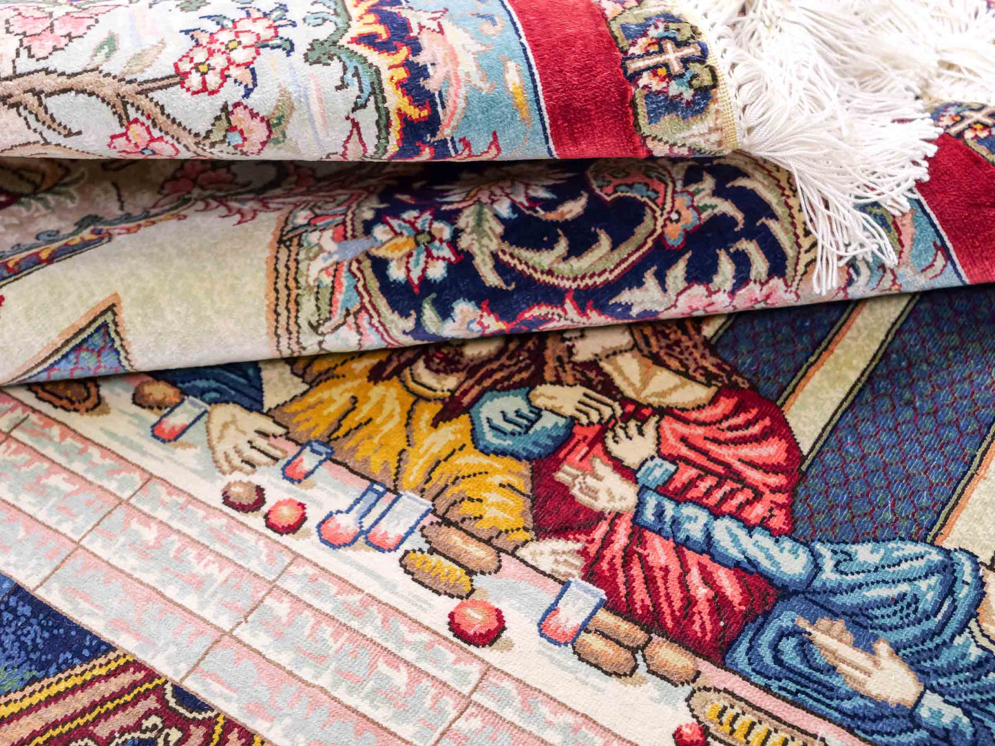 Sehr feiner, handgeknüpfter Khademi Ghom Orientteppich aus Seide, multicolor. 125x94 cm. Vertrieb durch Jupiter Intl.