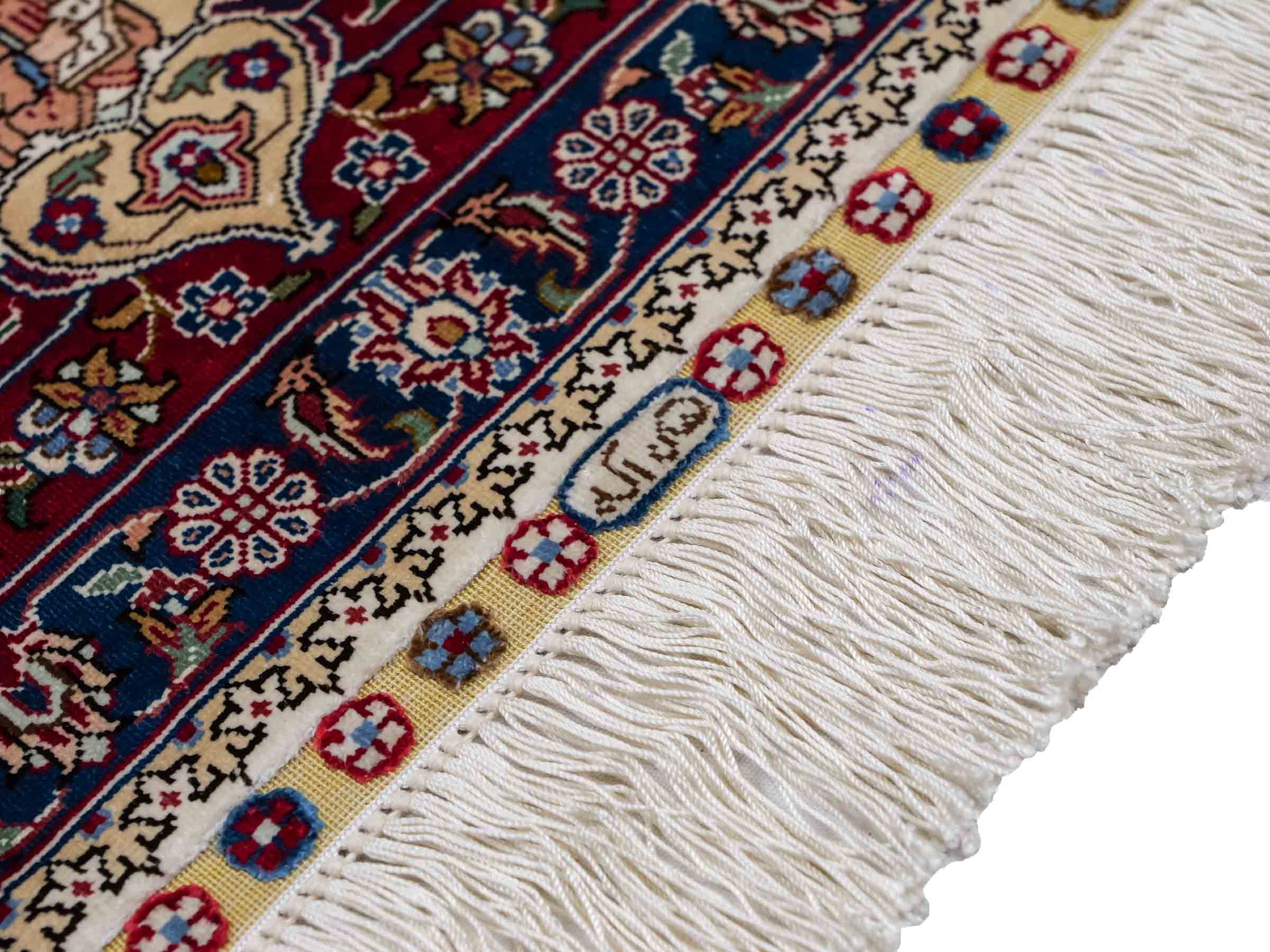 Sehr feiner, handgeknüpfter Khademi Orientteppich mit Ghom Design aus Seide, creme, rot, blau. 140x94 cm. Vertrieb durch Jupiter Intl.