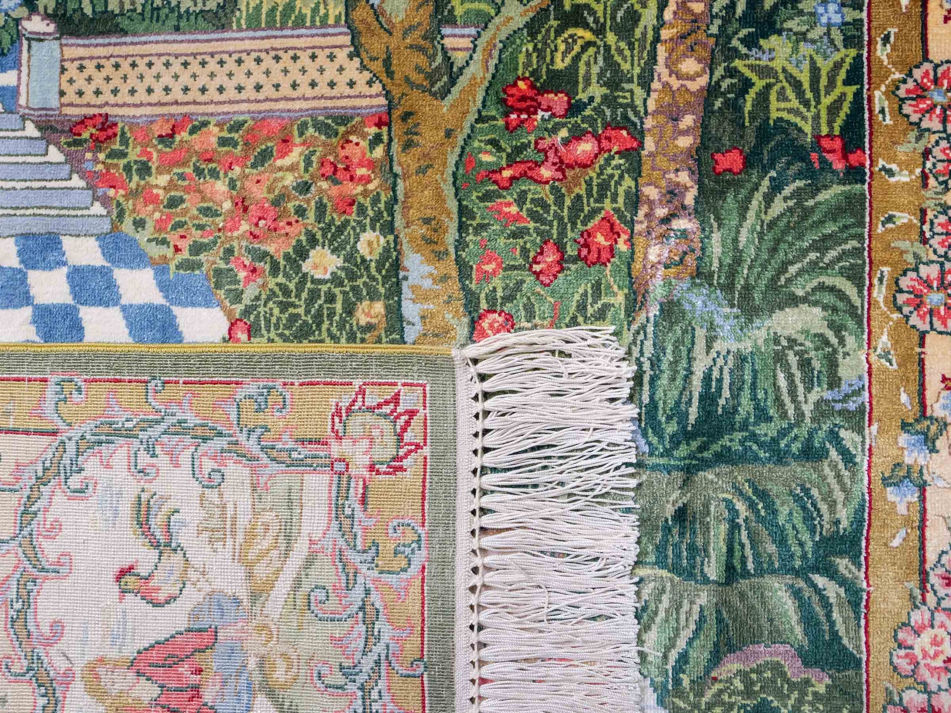 Sehr feiner, handgeknüpfter Khademi Orientteppich mit Ghom Design aus reiner Seide, grün, multicolor. 140x95 cm. Vertrieb durch Jupiter Intl.