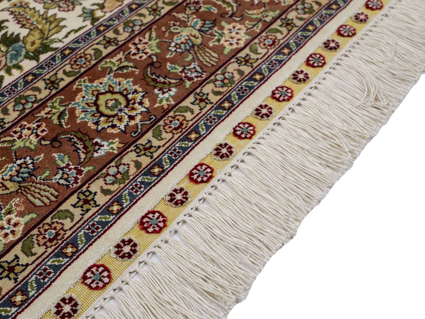Sehr feiner, handgeknüpfter Khademi Orientteppich mit Ghom Design aus reiner Seide, creme, weiß, rosa. 140x95 cm. Vertrieb durch Jupiter Intl.