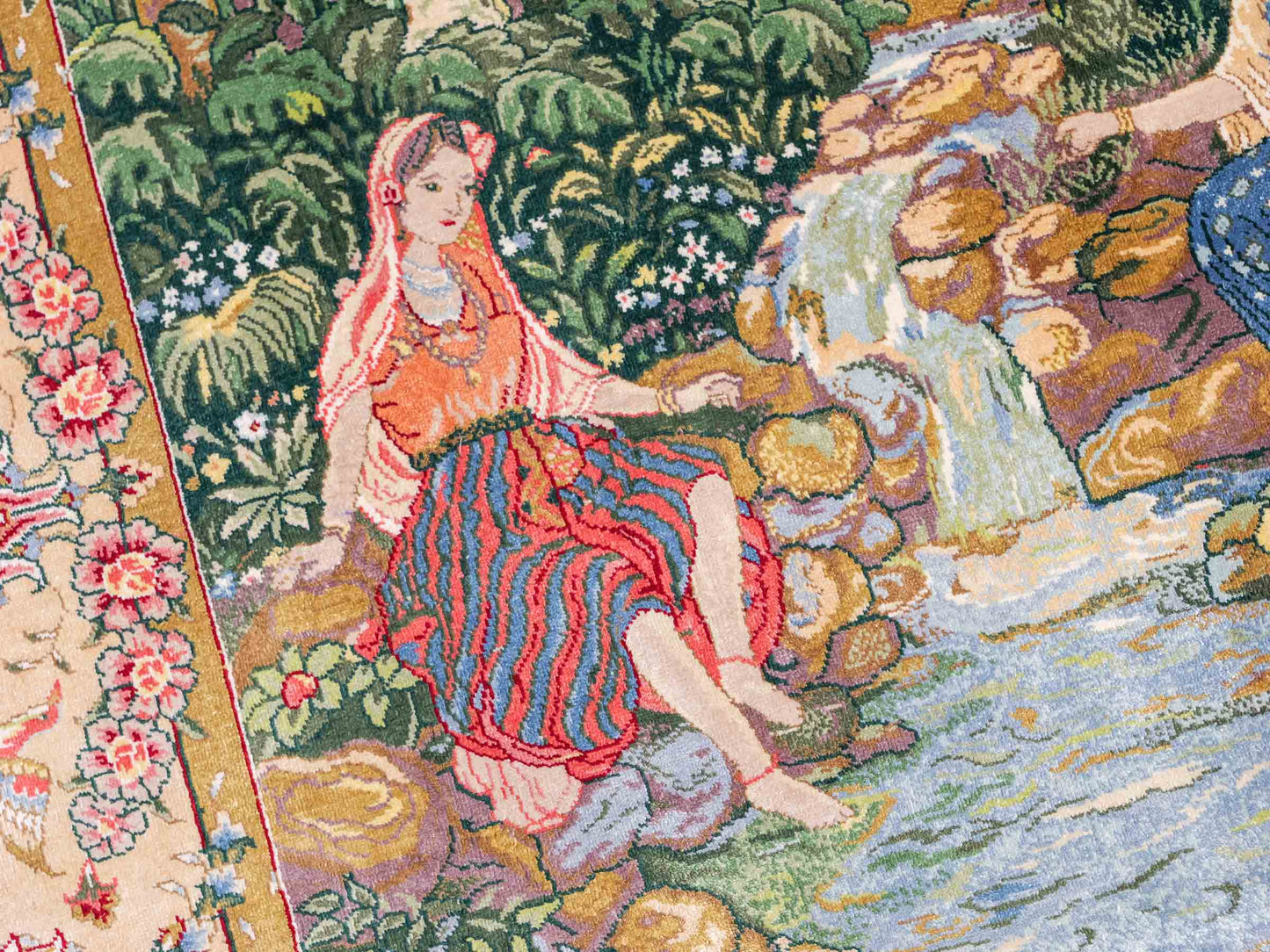 Sehr feiner, handgeknüpfter Khademi Orientteppich mit Ghom Design aus reiner Seide, grün, multicolor. 141x94 cm. Vertrieb durch Jupiter Intl.