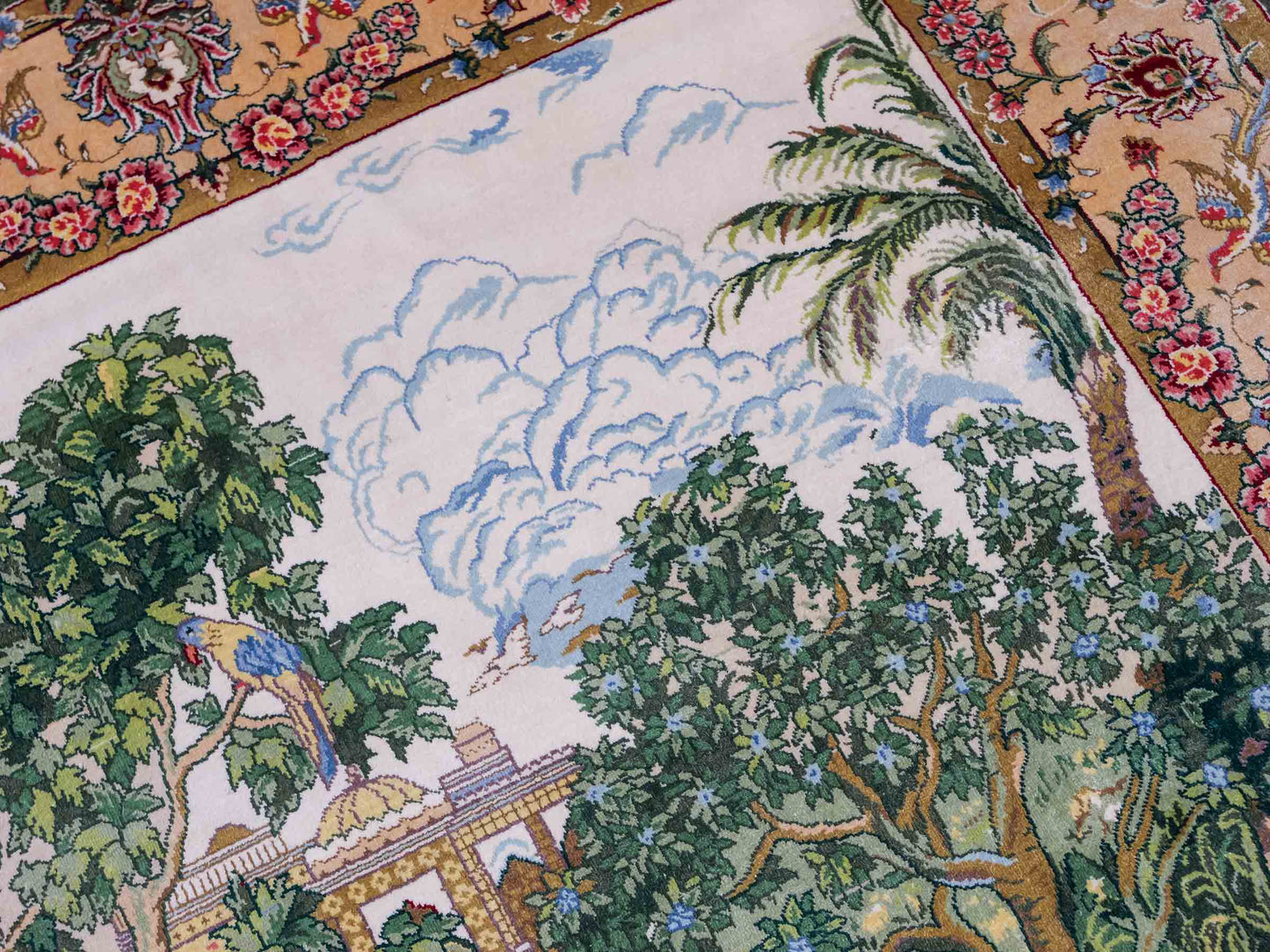 Sehr feiner, handgeknüpfter Khademi Orientteppich mit Ghom Design aus reiner Seide, grün, multicolor. 141x94 cm. Vertrieb durch Jupiter Intl.