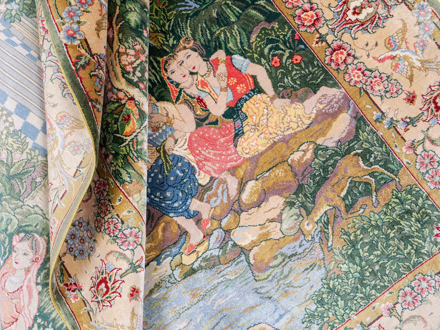 Sehr feiner, handgeknüpfter Khademi Orientteppich mit Ghom Design aus reiner Seide, grün, multicolor. 141x94 cm. Vertrieb durch Jupiter Intl.