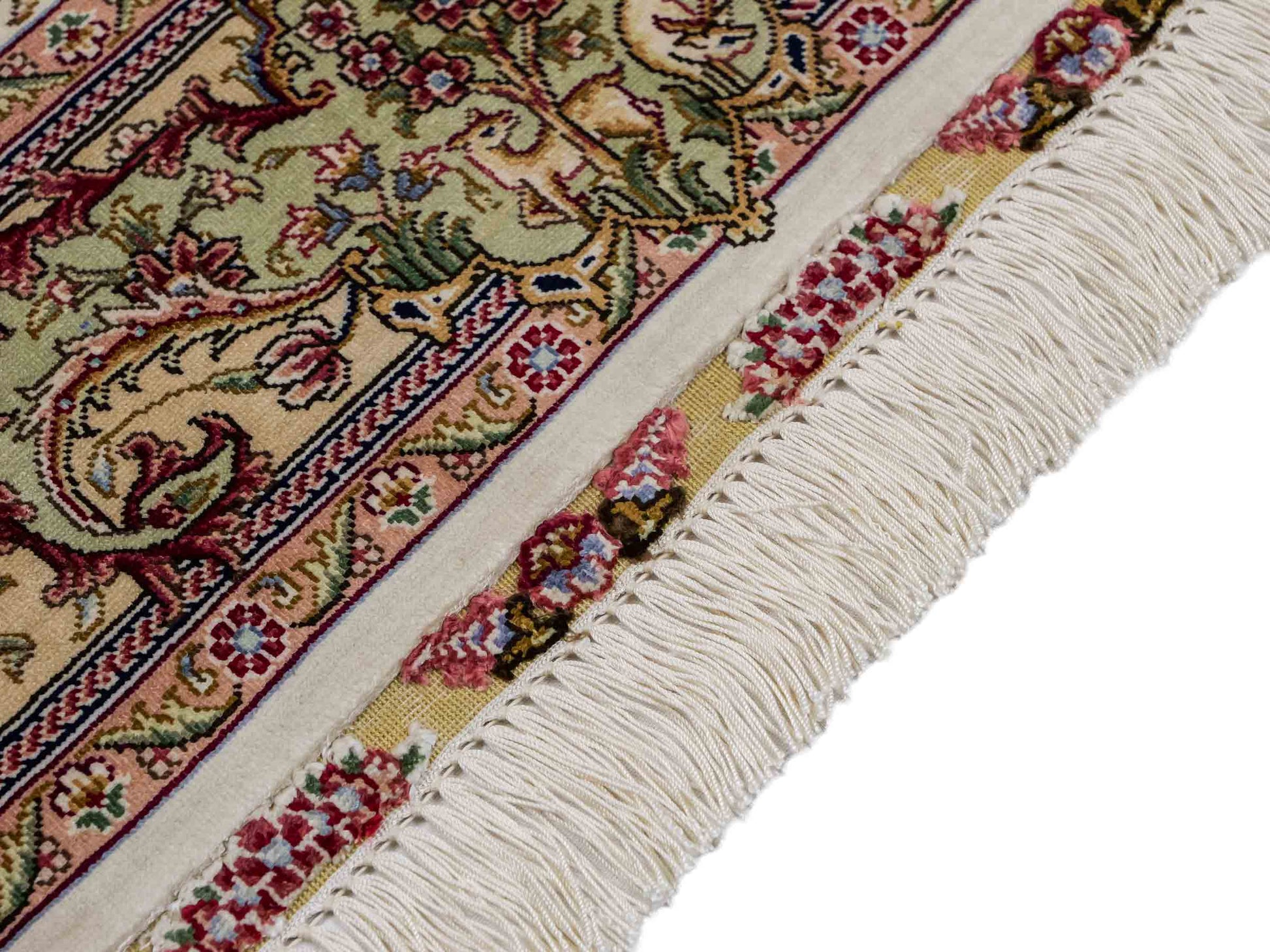 Sehr feiner, handgeknüpfter Khademi Orientteppich mit Ghom Design aus Seide, creme, weiß. 143x94 cm. Vertrieb durch Jupiter Intl.