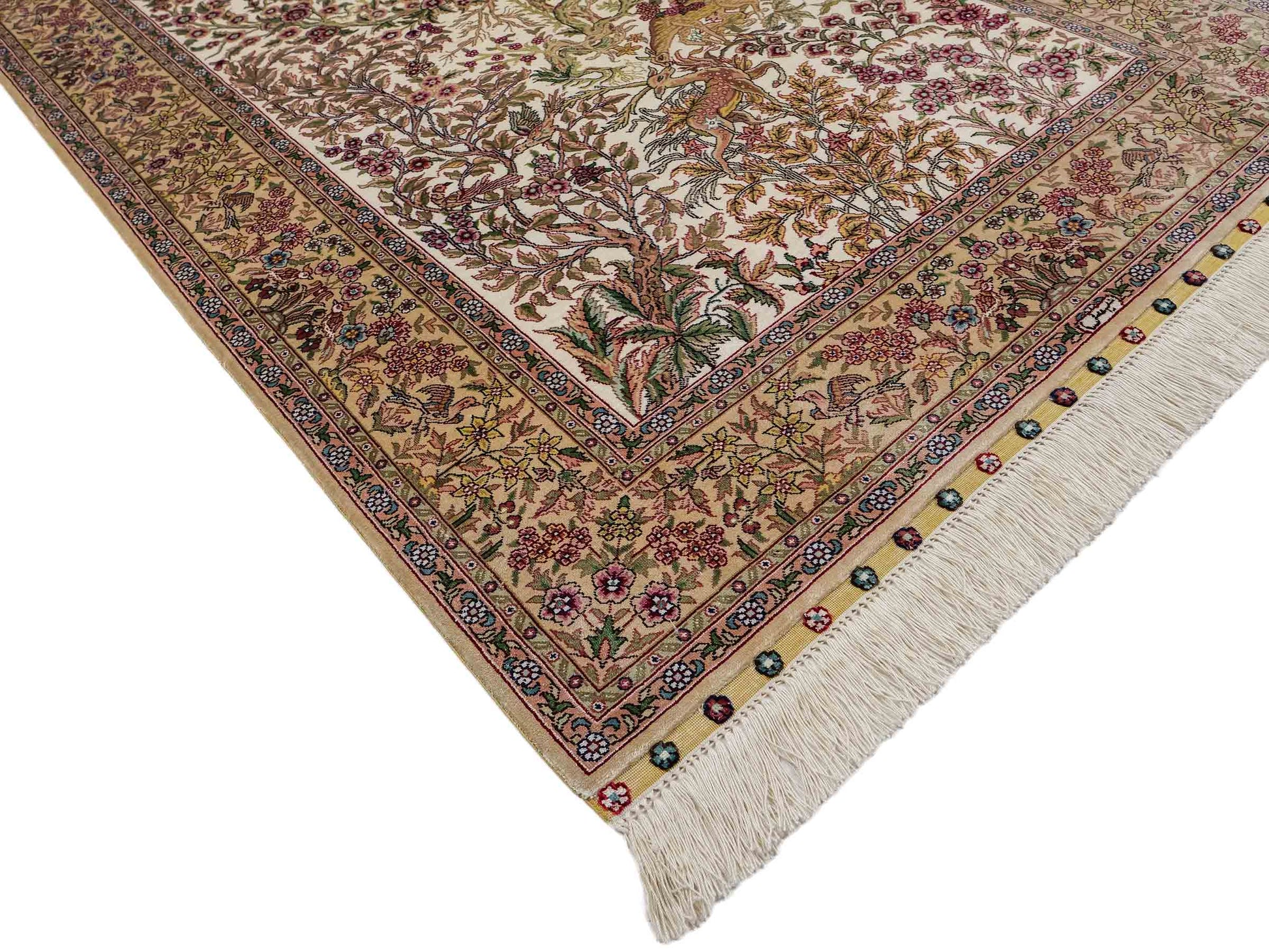 Sehr feiner, handgeknüpfter Khademi Ghom Orientteppich aus Seide, creme. 154x94 cm. Vertrieb durch Jupiter Intl.