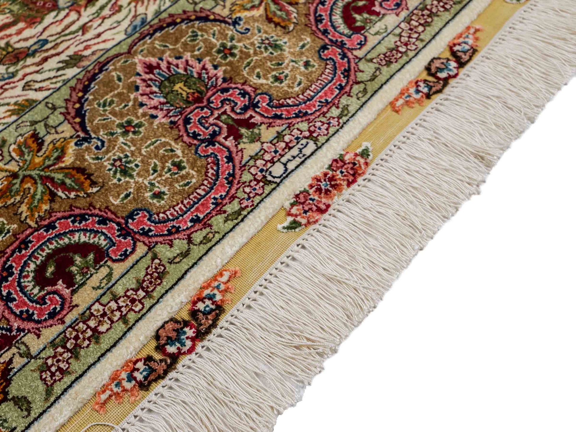 Sehr feiner, handgeknüpfter Khademi Orientteppich mit Ghom Design aus reiner Seide, gold, creme, rot, weiß. 155x94 cm. Vertrieb durch Jupiter Intl.