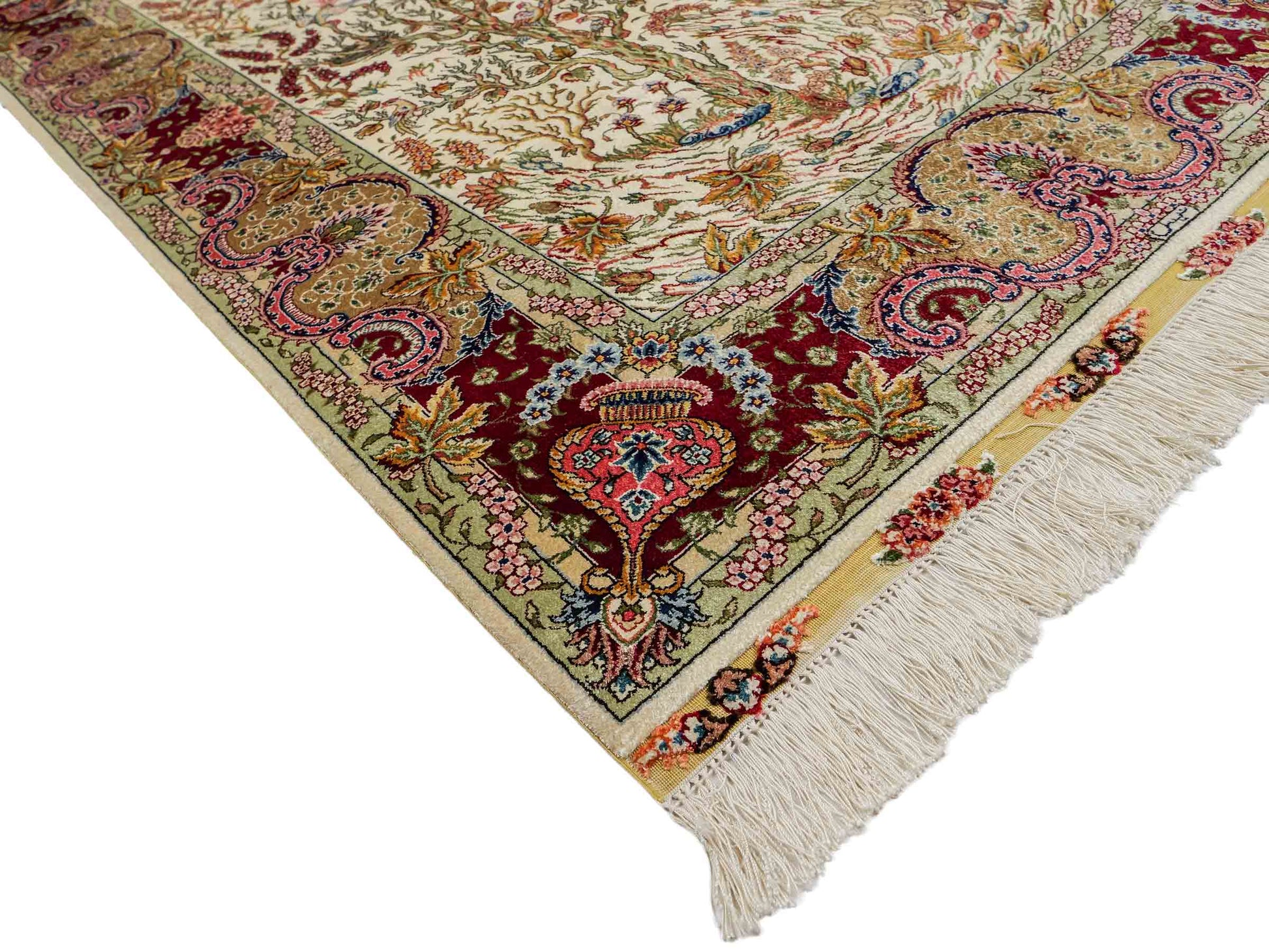 Sehr feiner, handgeknüpfter Khademi Orientteppich mit Ghom Design aus reiner Seide, gold, creme, rot, weiß. 155x94 cm. Vertrieb durch Jupiter Intl.
