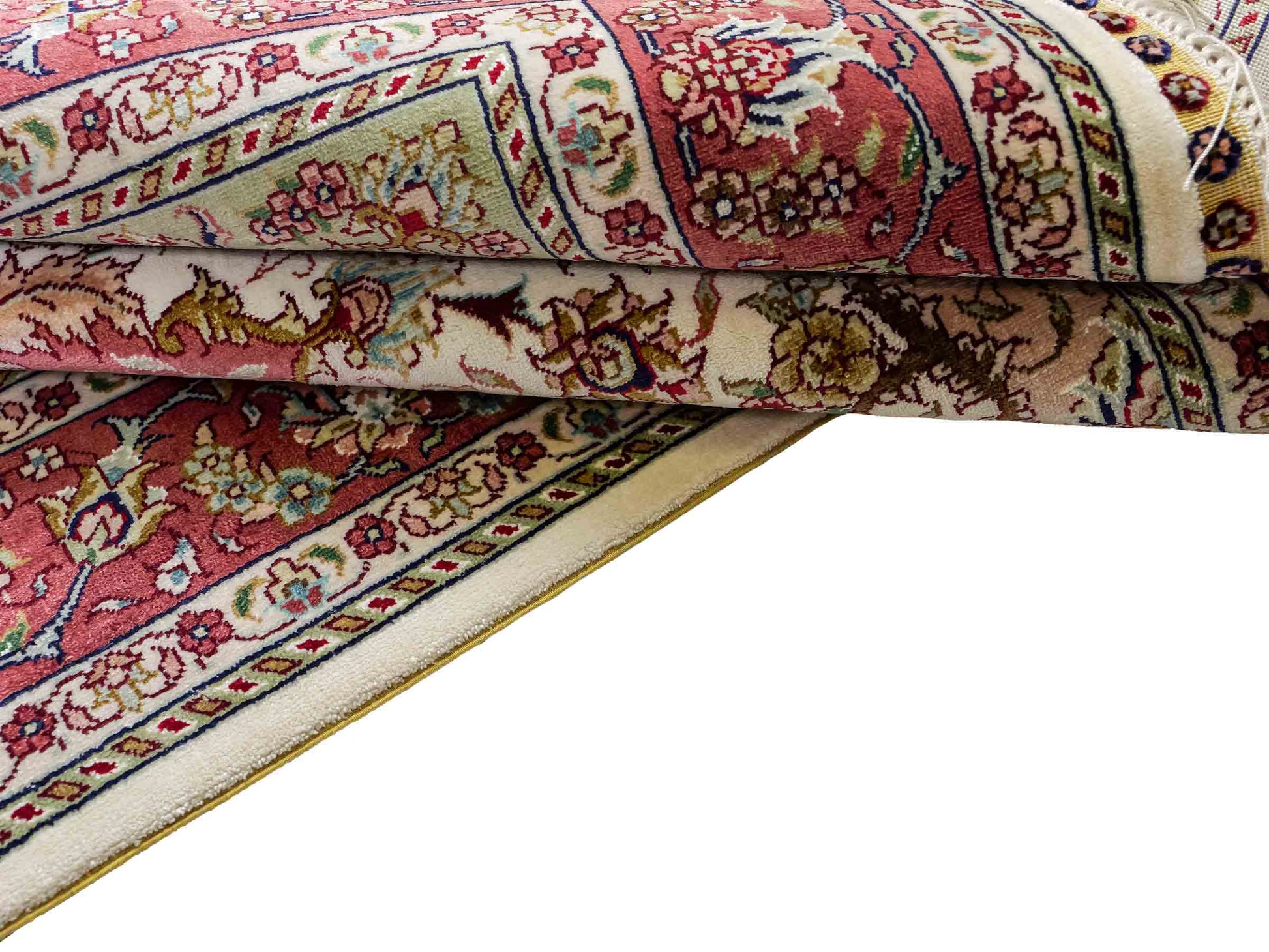 Sehr feiner, handgeknüpfter Khademi Orientteppich mit Ghom Design aus Seide, creme, rosa. 156x94 cm. Vertrieb durch Jupiter Intl.