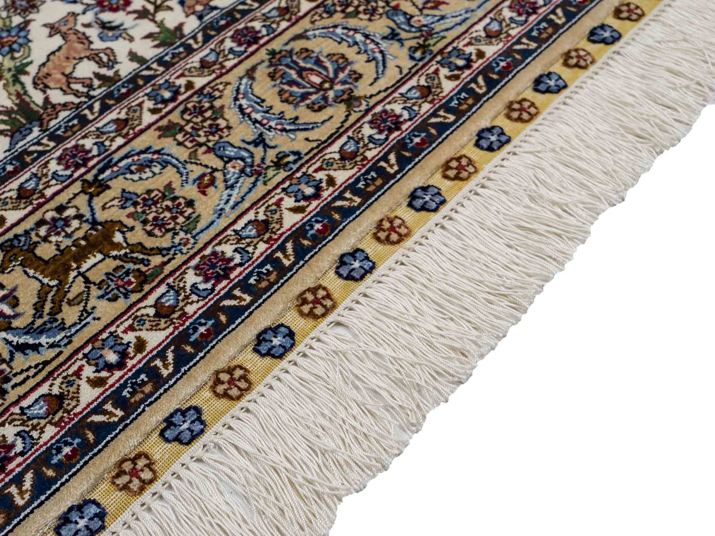 Sehr feiner, handgeknüpfter Khademi Orientteppich mit Ghom Design aus reiner Seide, weiß, creme, blau. 157x94 cm. Vertrieb durch Jupiter Intl.