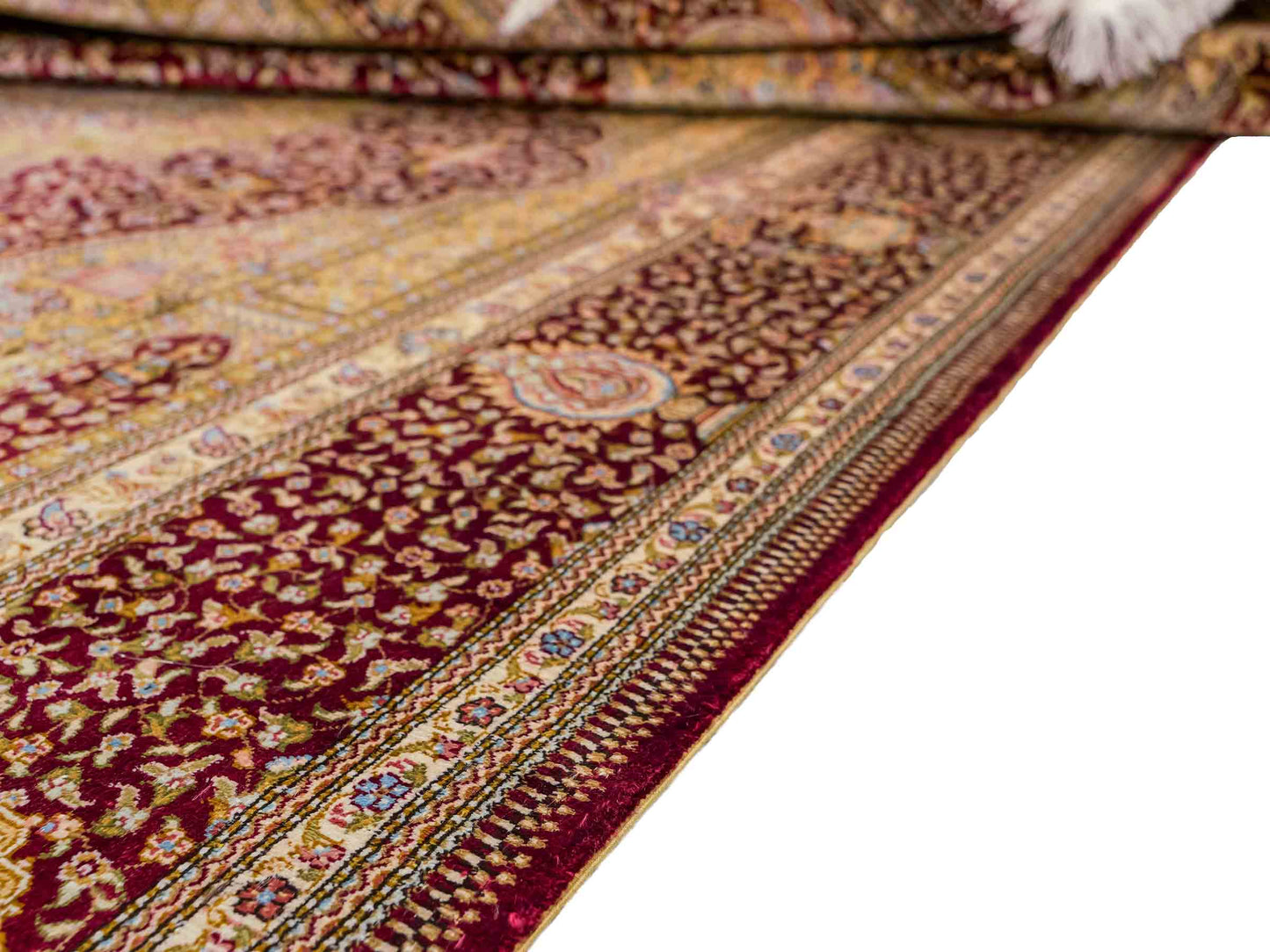 Extrem feiner, handgeknüpfter Khademi Orientteppich mit Ghom Design aus reiner Seide, rot, gold, creme. 185x125 cm. Vertrieb durch Jupiter Intl.