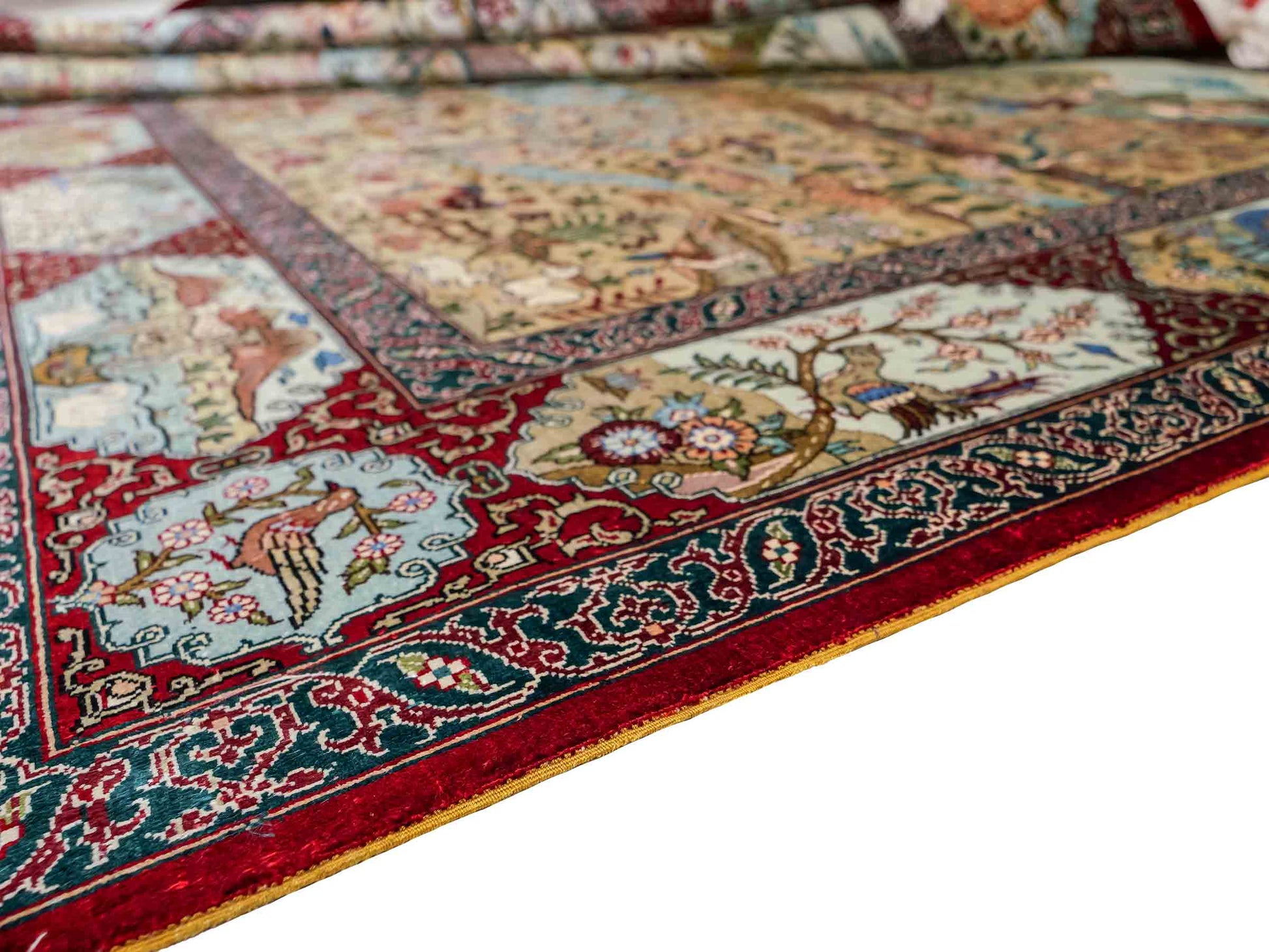 Sehr feiner, handgeknüpfter Khademi Orientteppich mit Ghom Design aus reiner Seide, rot, multicolor. 189x125 cm. Vertrieb durch Jupiter Intl.