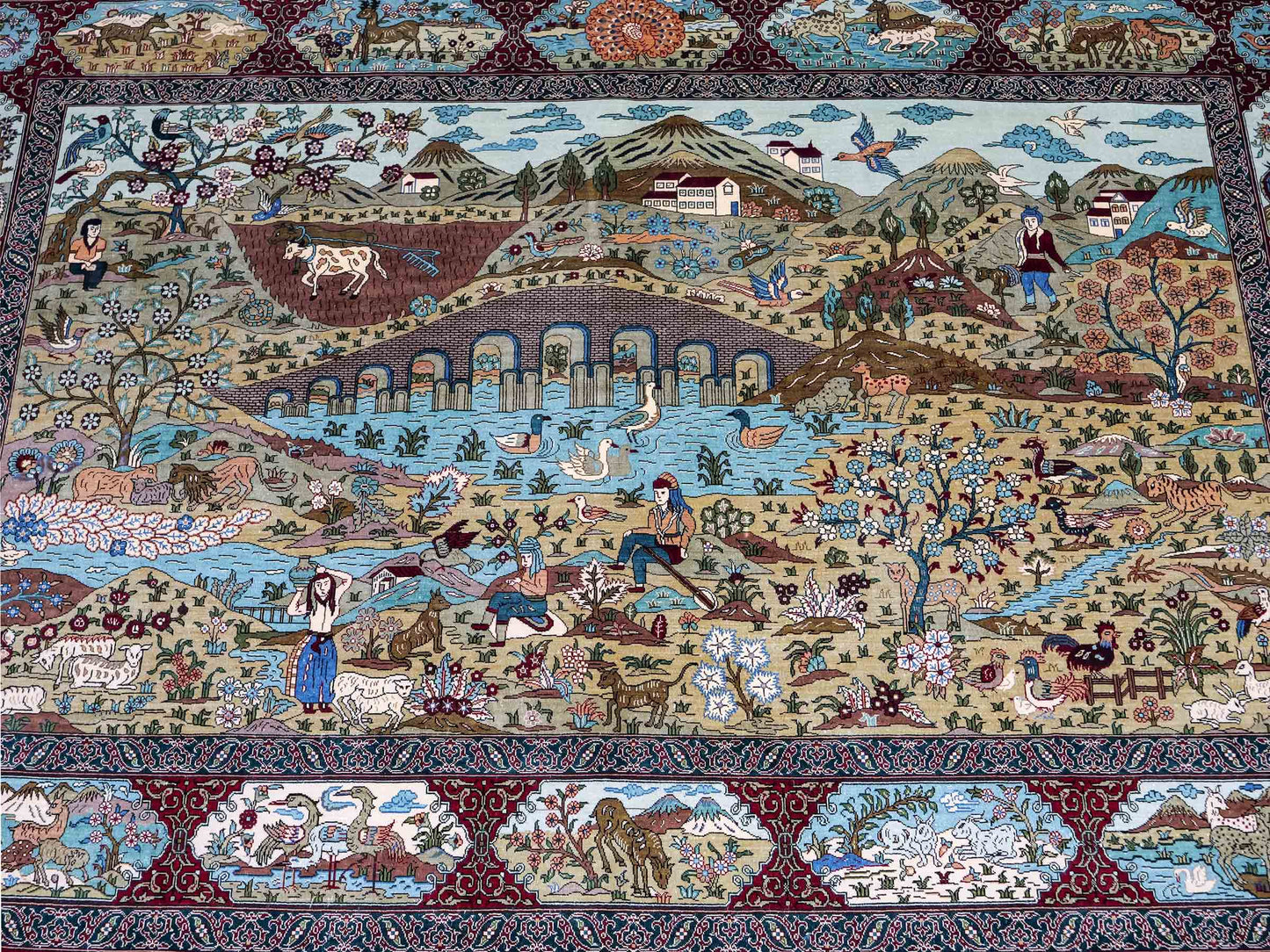 Sehr feiner, handgeknüpfter Khademi Orientteppich mit Ghom Design aus reiner Seide, rot, multicolor. 189x125 cm. Vertrieb durch Jupiter Intl.