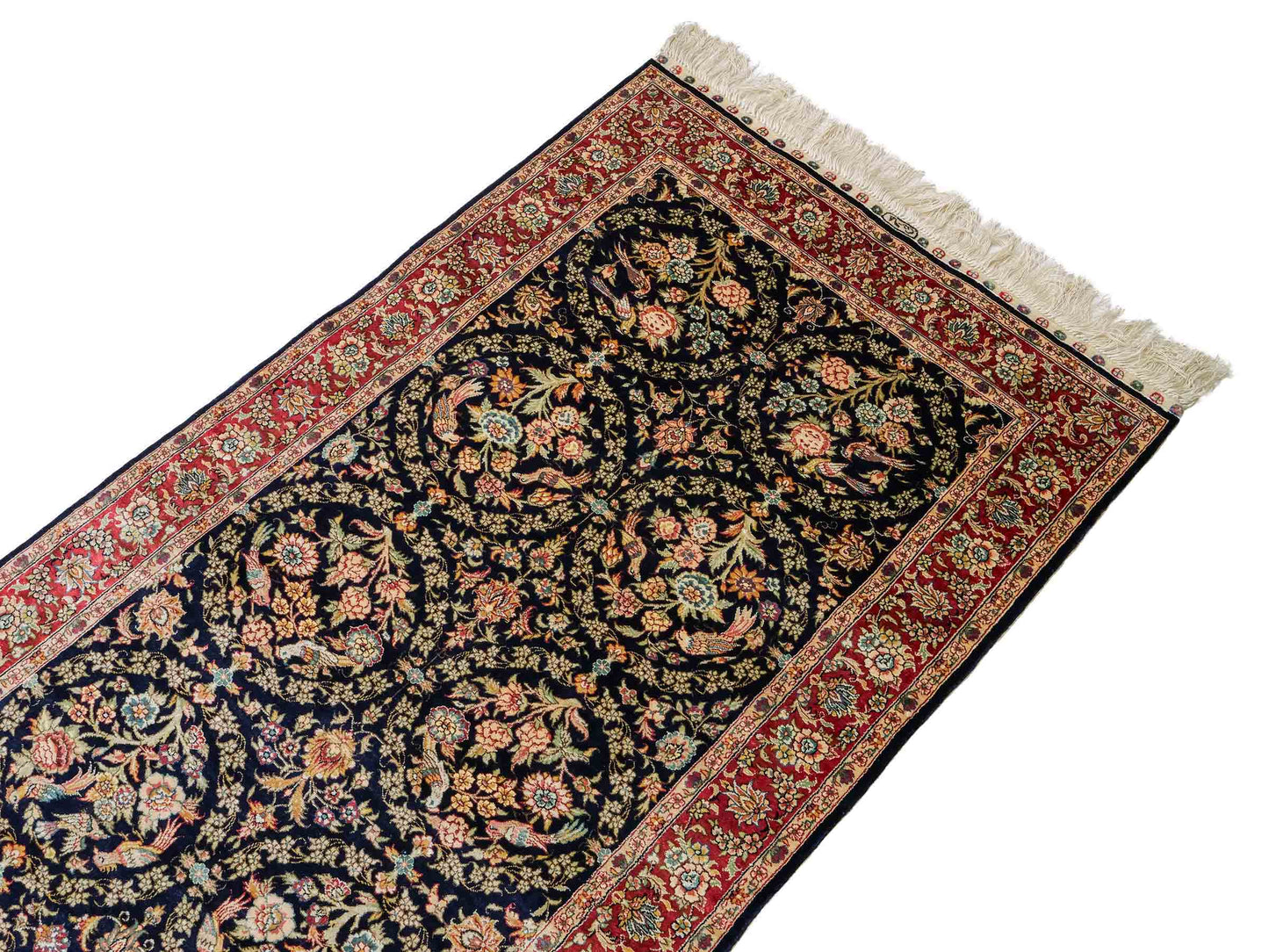 Sehr feiner, handgeknüpfter Khademi Orientteppich Läufer mit Ghom Design aus reiner Seide, blau, rot. 240x80 cm. Vertrieb durch Jupiter Intl.