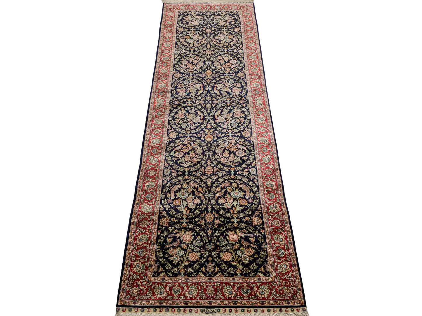 Sehr feiner, handgeknüpfter Khademi Orientteppich Läufer mit Ghom Design aus reiner Seide, blau, rot. 240x80 cm. Vertrieb durch Jupiter Intl.
