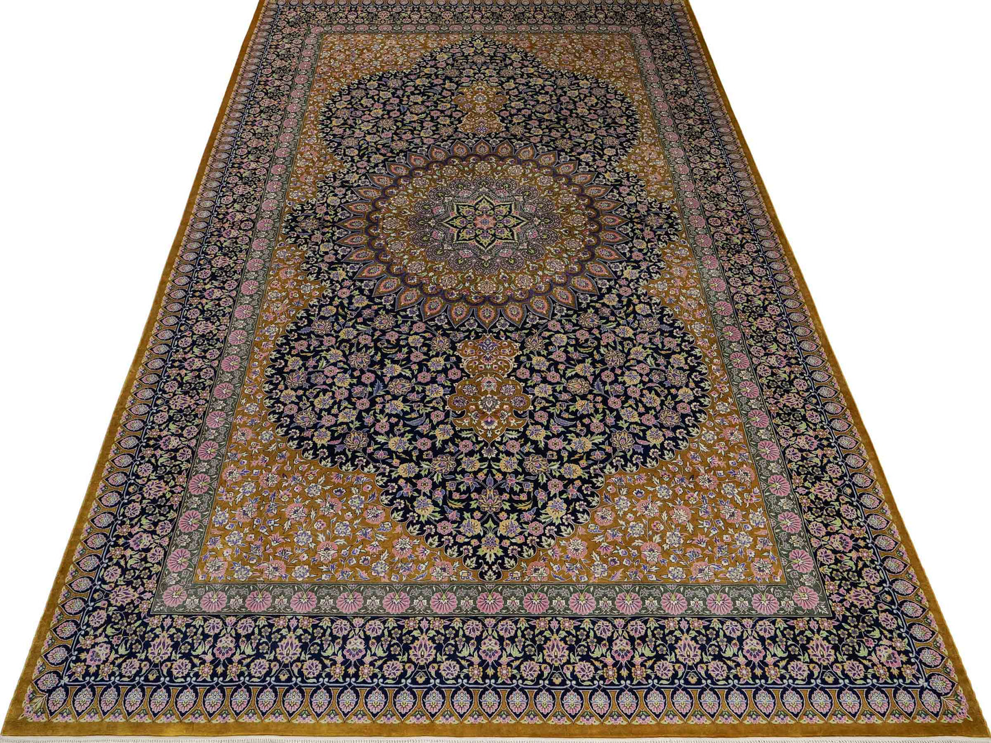 Sehr feiner, handgeknüpfter Khademi Orientteppich mit Ghom Design aus reiner Seide, oliv, blau, braun. 245x155 cm. Vertrieb durch Jupiter Intl.