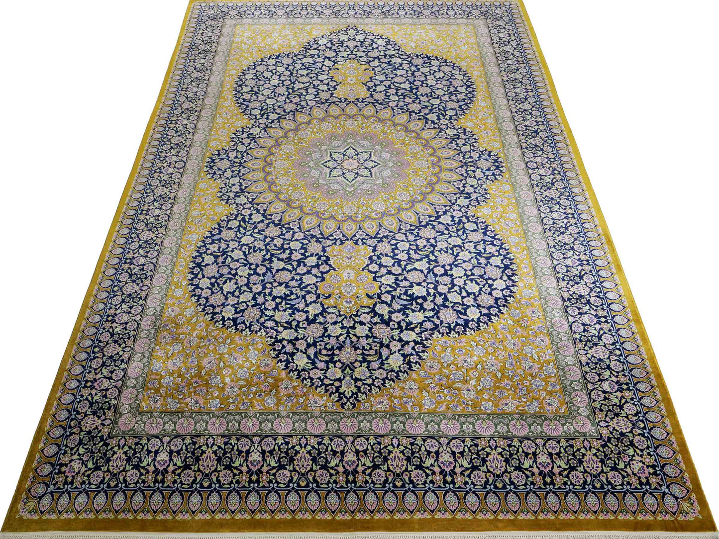 Sehr feiner, handgeknüpfter Khademi Orientteppich mit Ghom Design aus reiner Seide, oliv, blau, braun. 245x155 cm. Vertrieb durch Jupiter Intl.