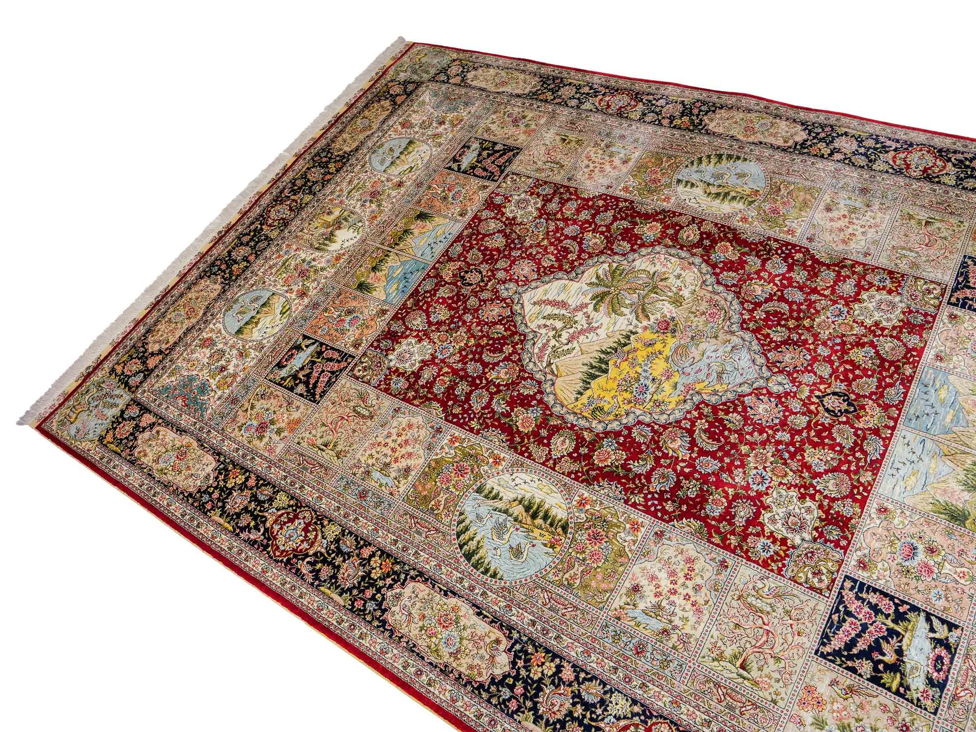 Sehr feiner, handgeknüpfter Khademi Orientteppich mit Ghom Design aus reiner Seide, rot, blau, creme, multicolor. 278x189 cm. Vertrieb durch Jupiter Intl.