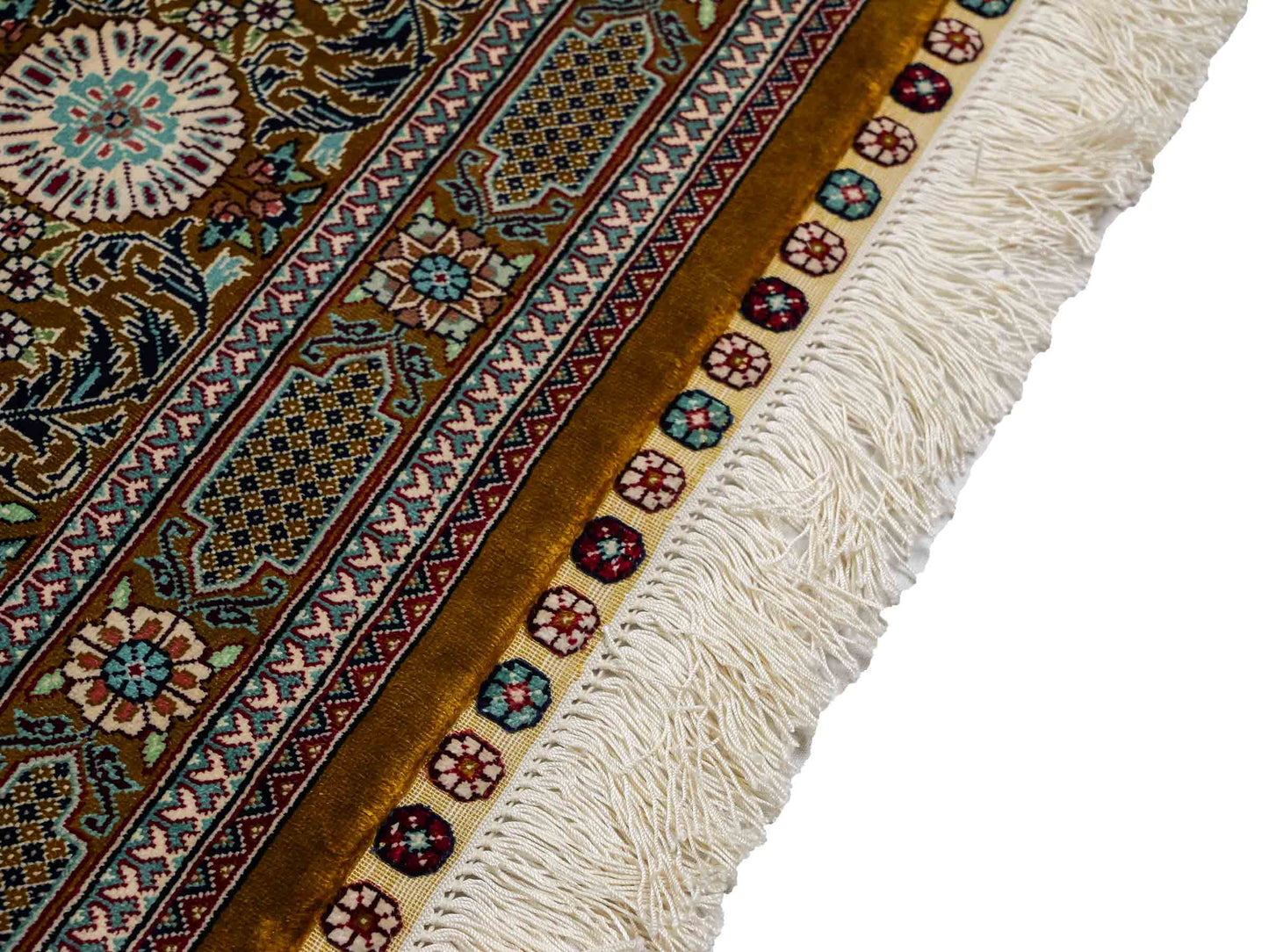 Sehr feiner, handgeknüpfter Khademi Orientteppich mit Ghom Design aus reiner Seide, braun, oliv, multicolor. 287x185 cm. Vertrieb durch Jupiter Intl.